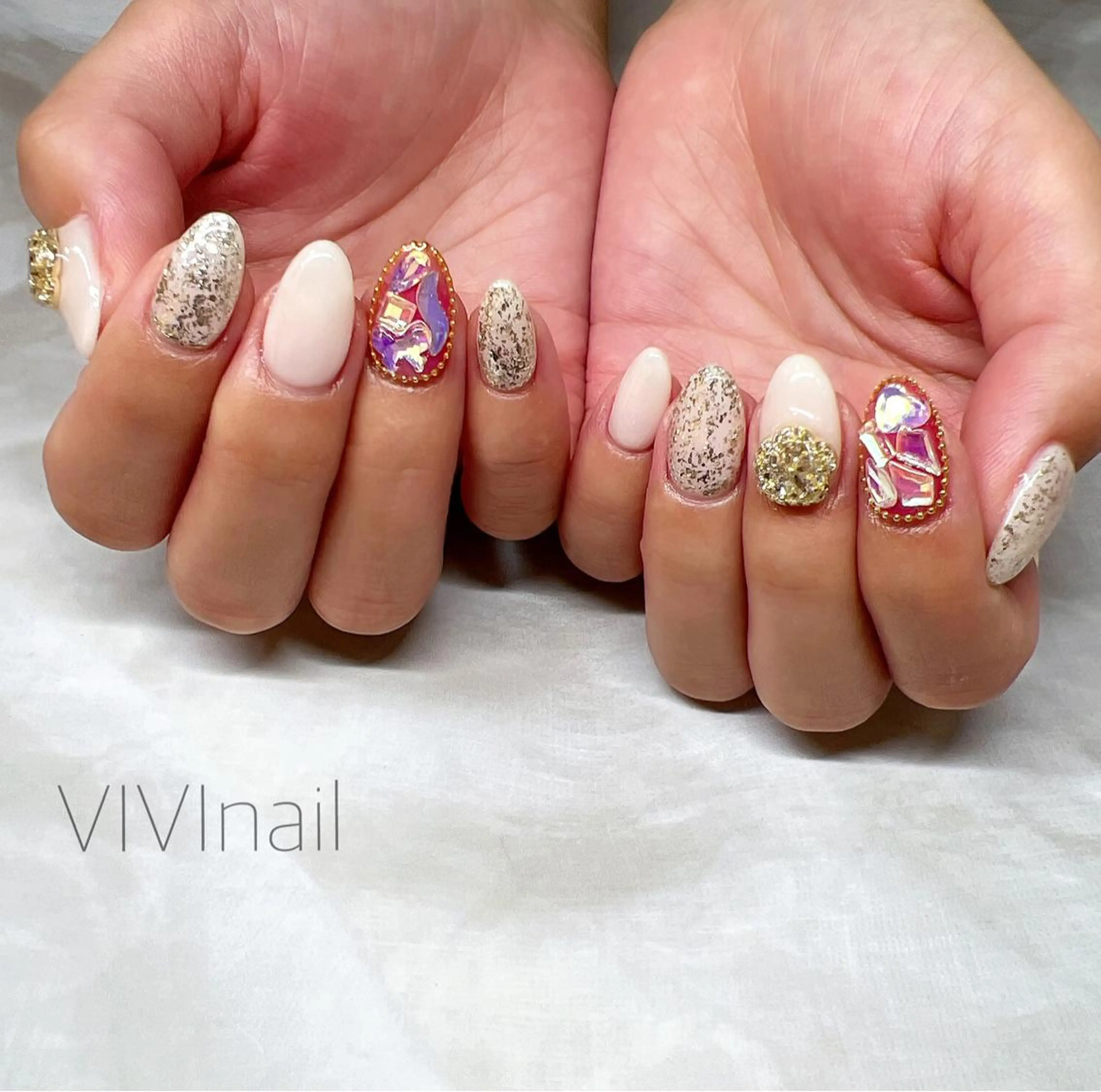 ネイル オーロラネイル ハンドネイル vivi nailのネイルデザイン