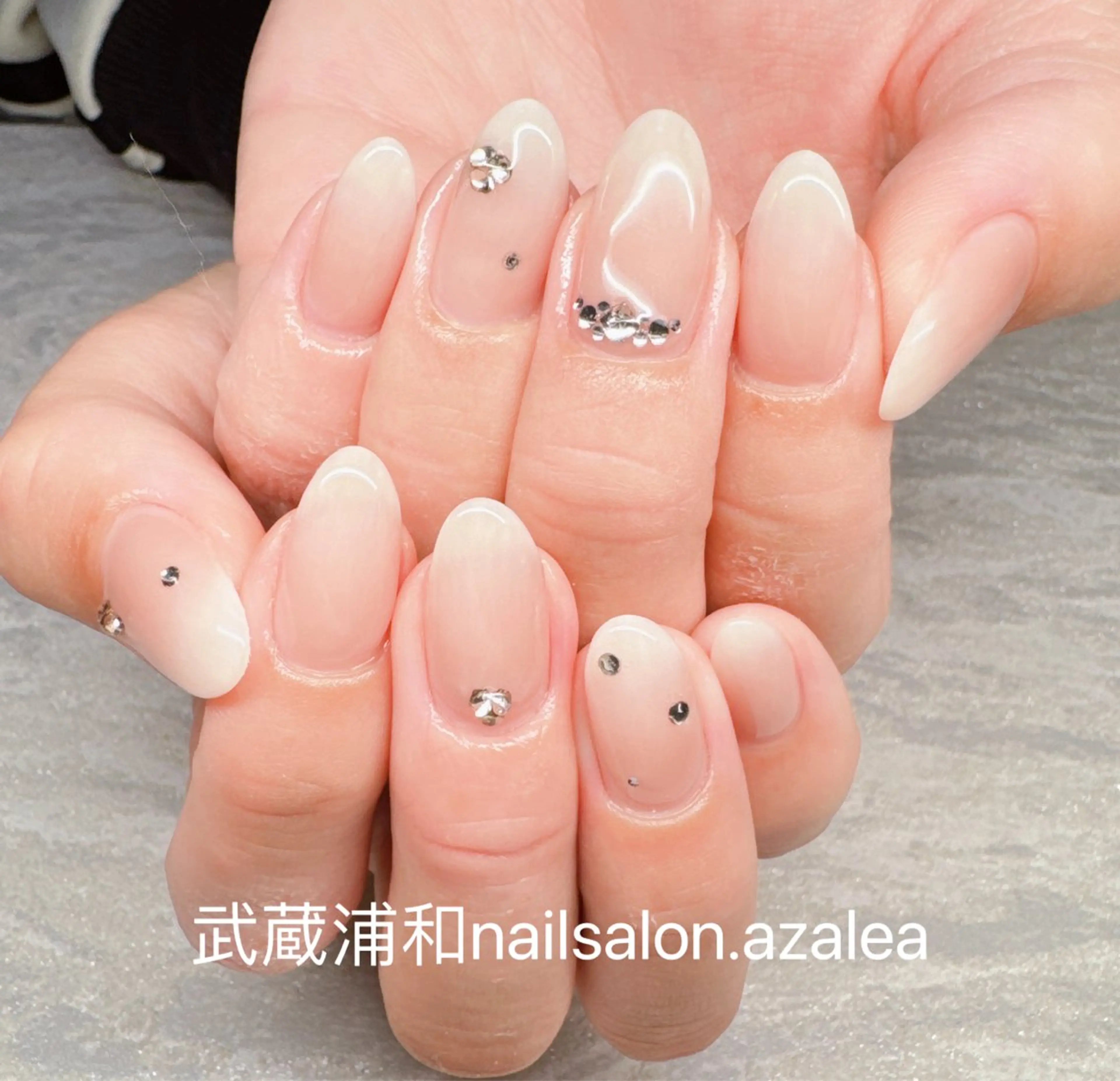 ネイル ハンドネイル R inのネイルデザイン