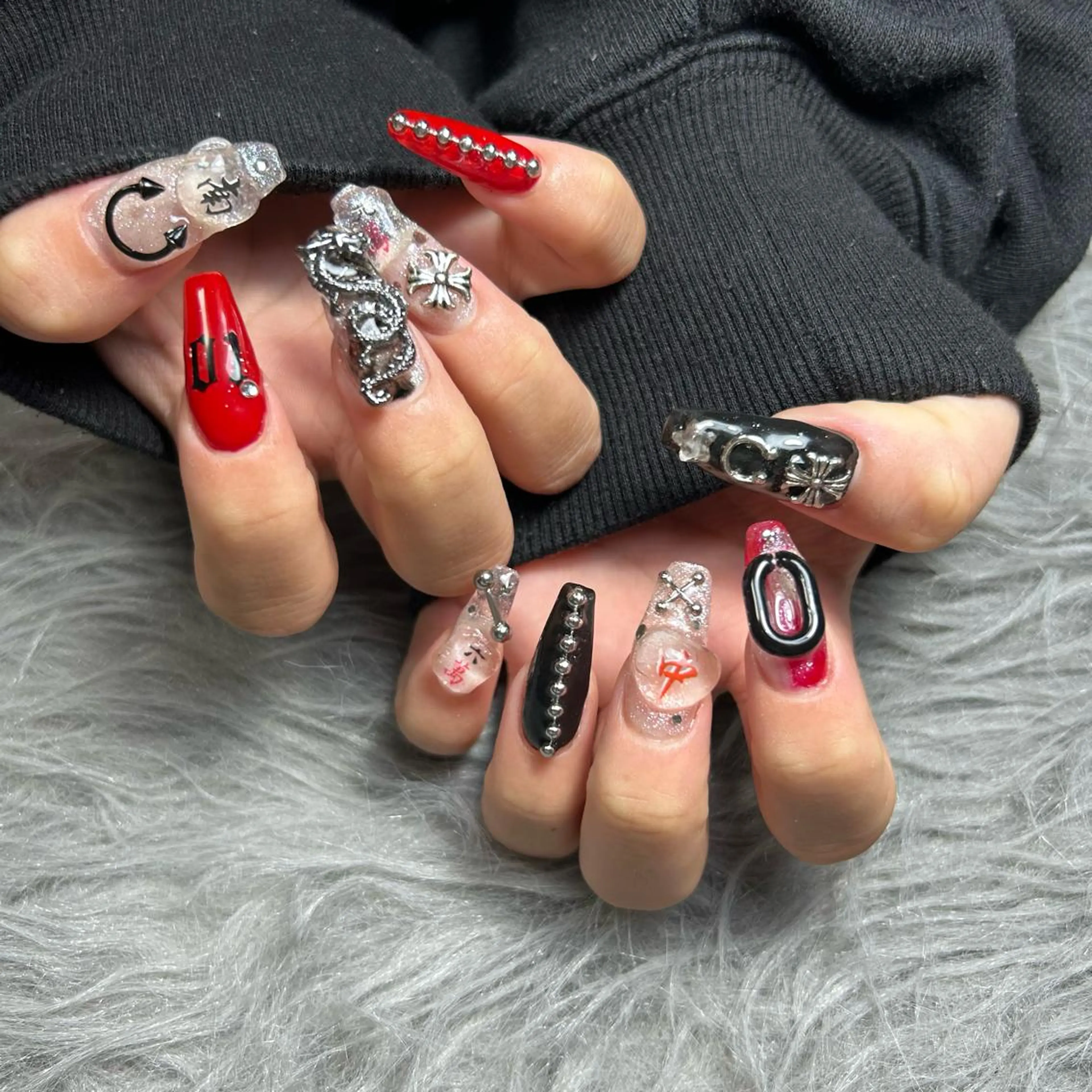 セミロング ネイル ハンドネイル ⛓Miyu ⛓のネイルデザイン