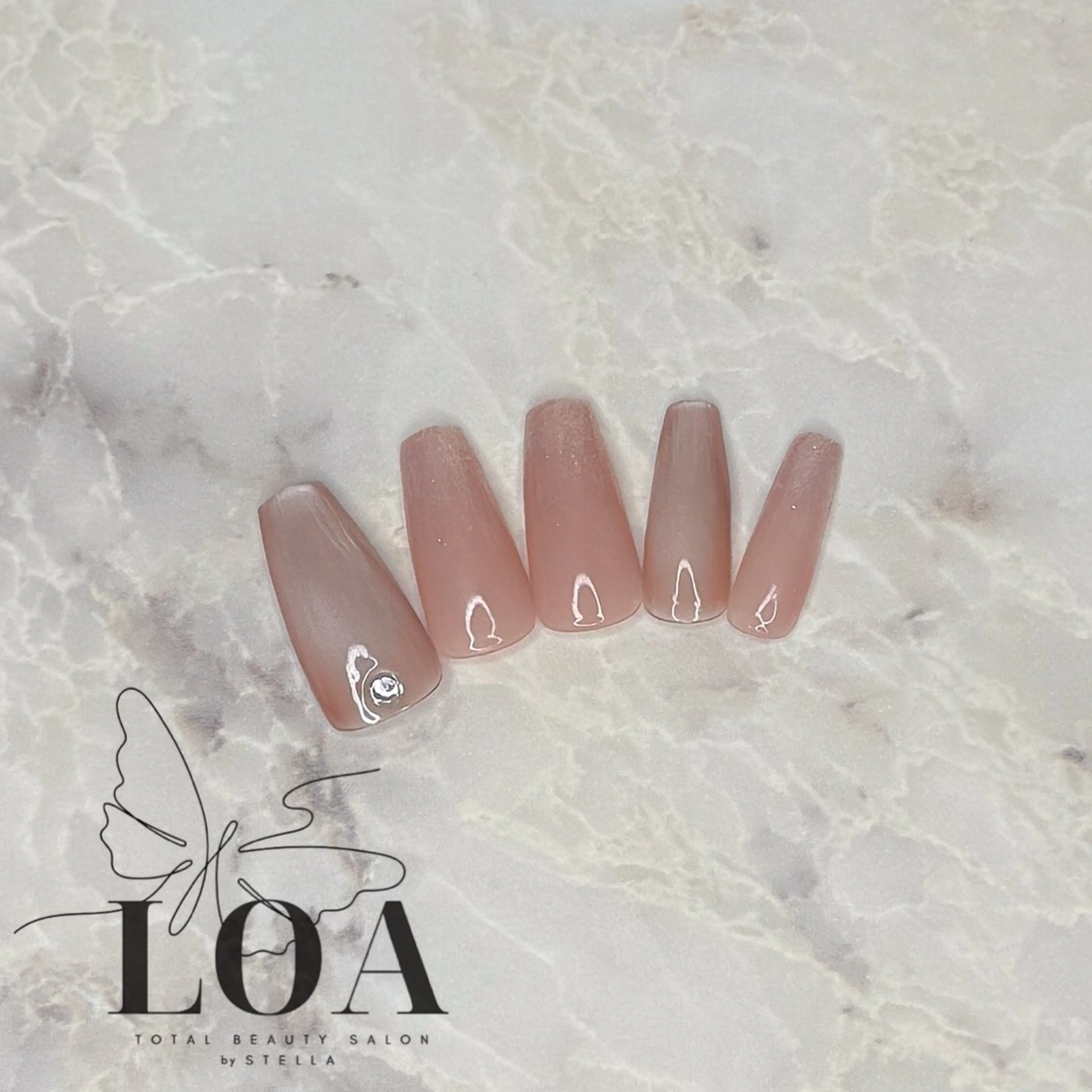 ネイル ハンドネイル LOA🦋 yuraのネイルデザイン