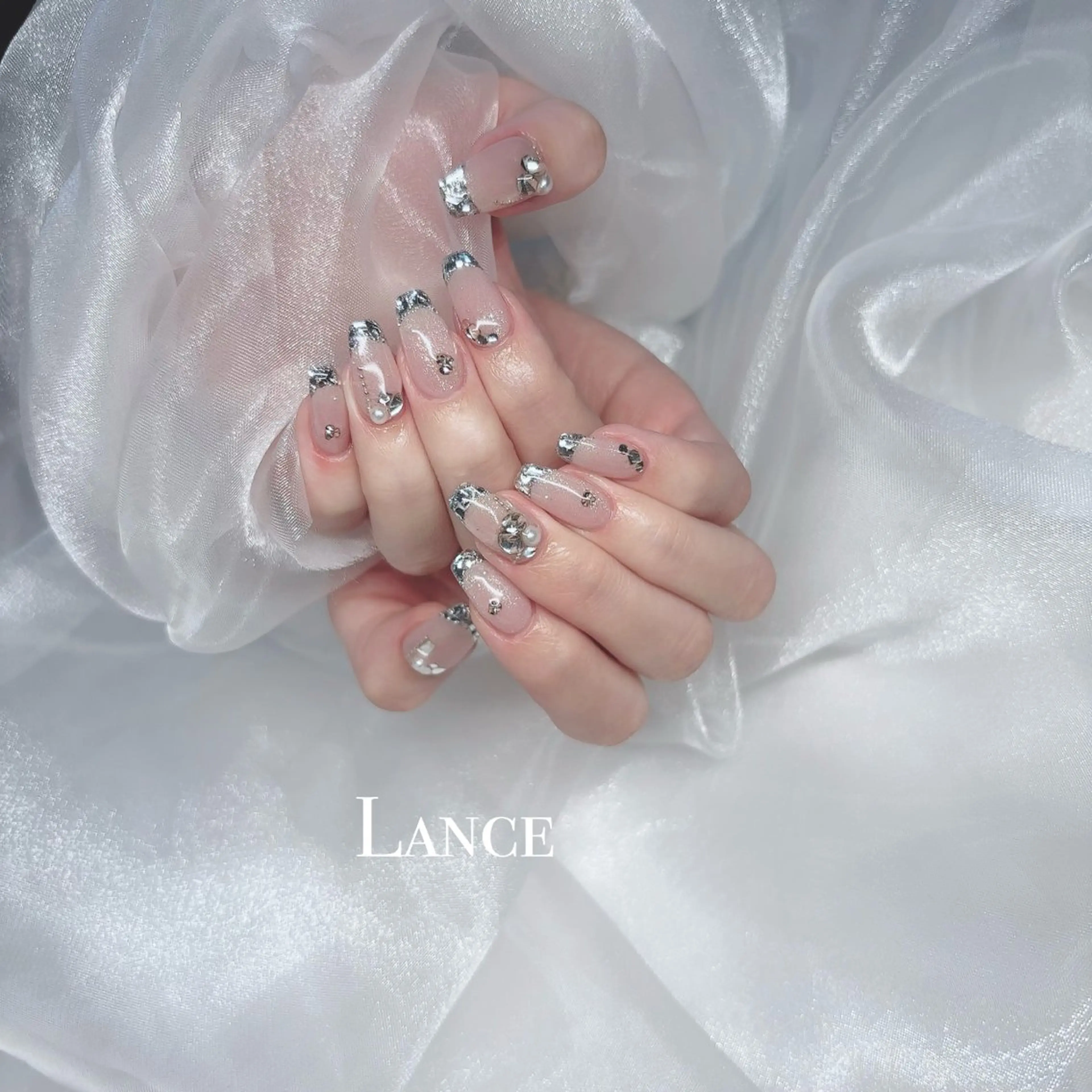 ネイル キラキラネイル 韓国ネイル 春ネイル ワンホンネイル 冬ネイル ハンドネイル Lance nailのネイルデザイン