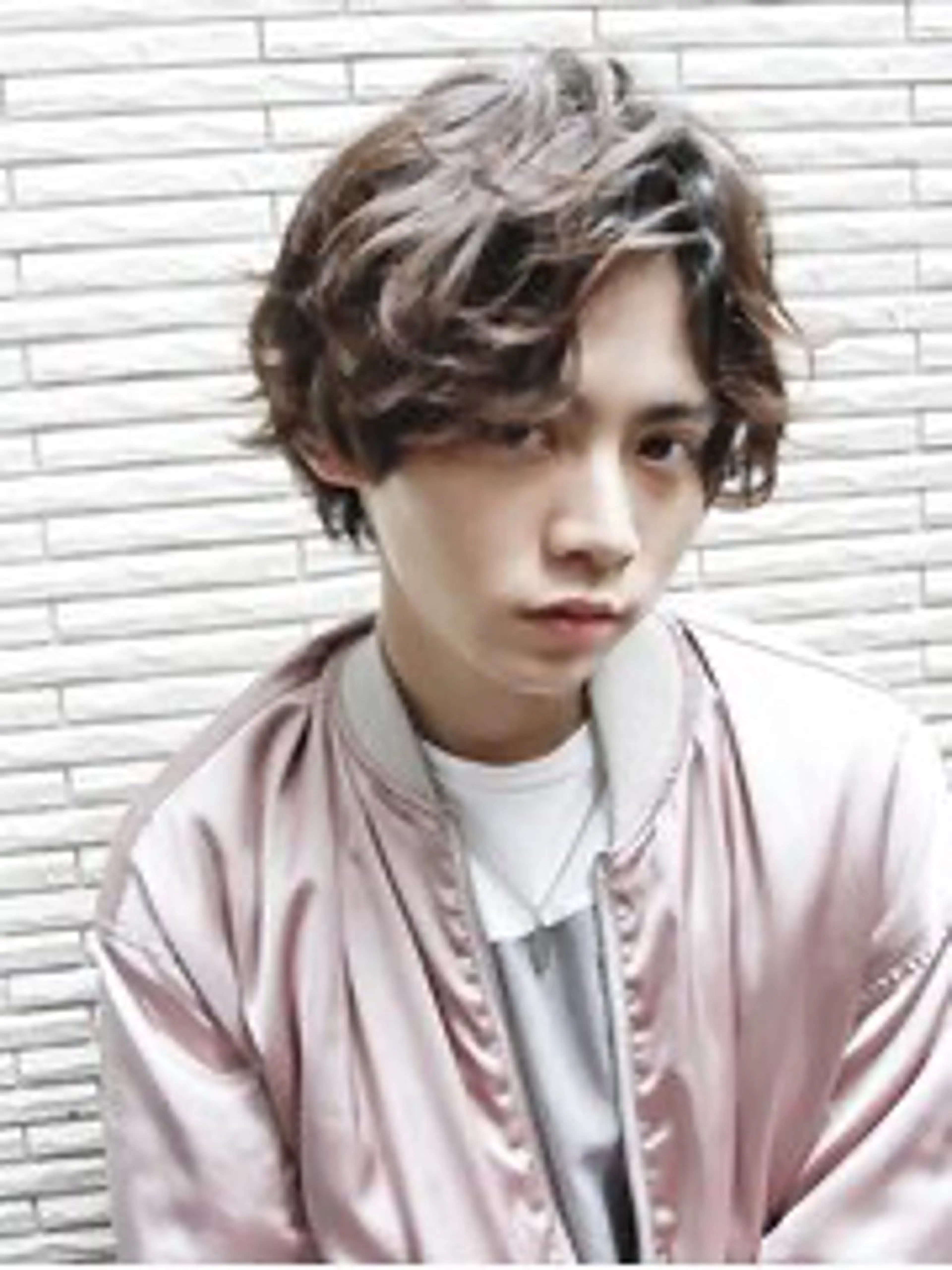 メンズ 韓国風 レイヤーカットのヘアスタイル