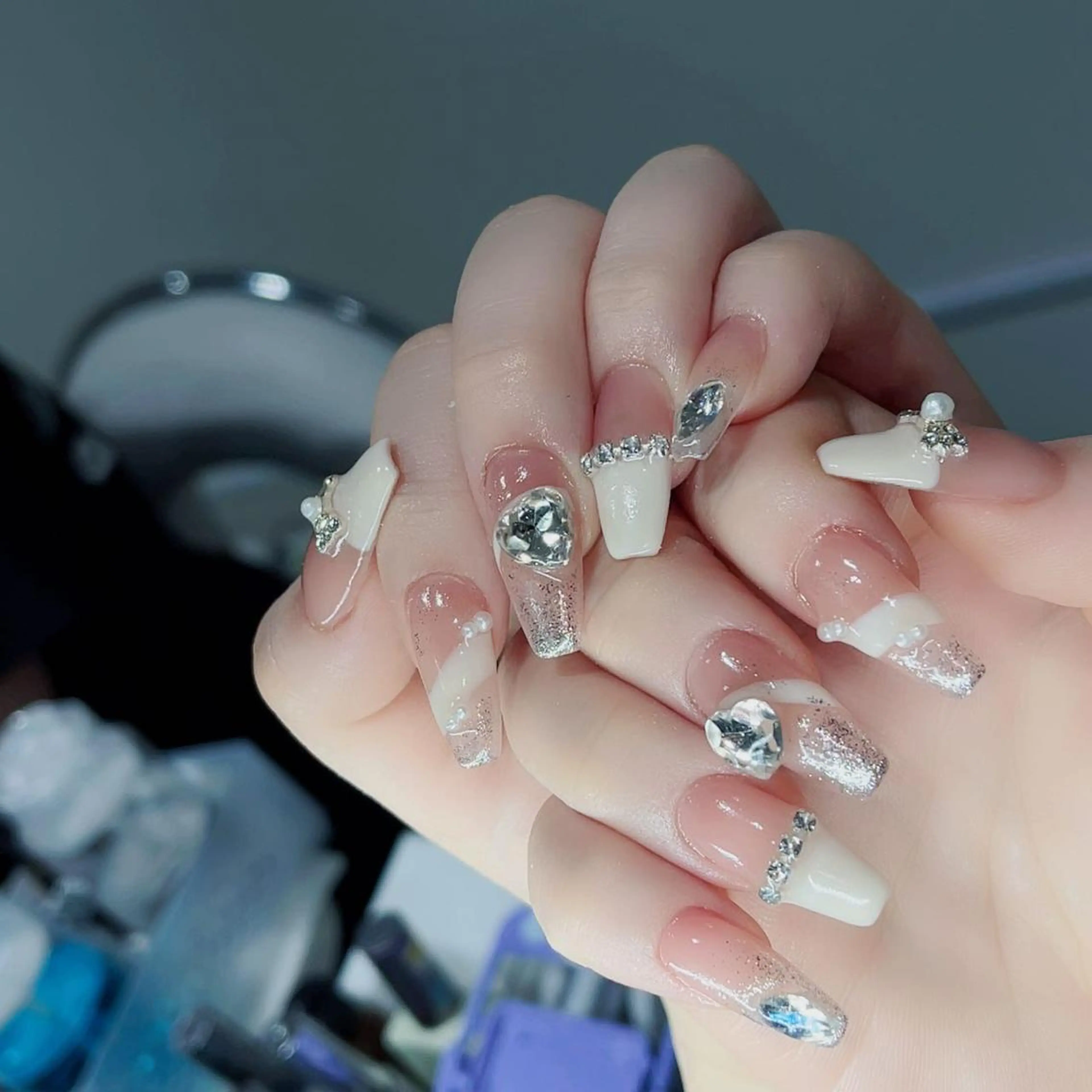 ネイル アートネイル 長さ出し ネイルチップ Queens テイのネイルデザイン