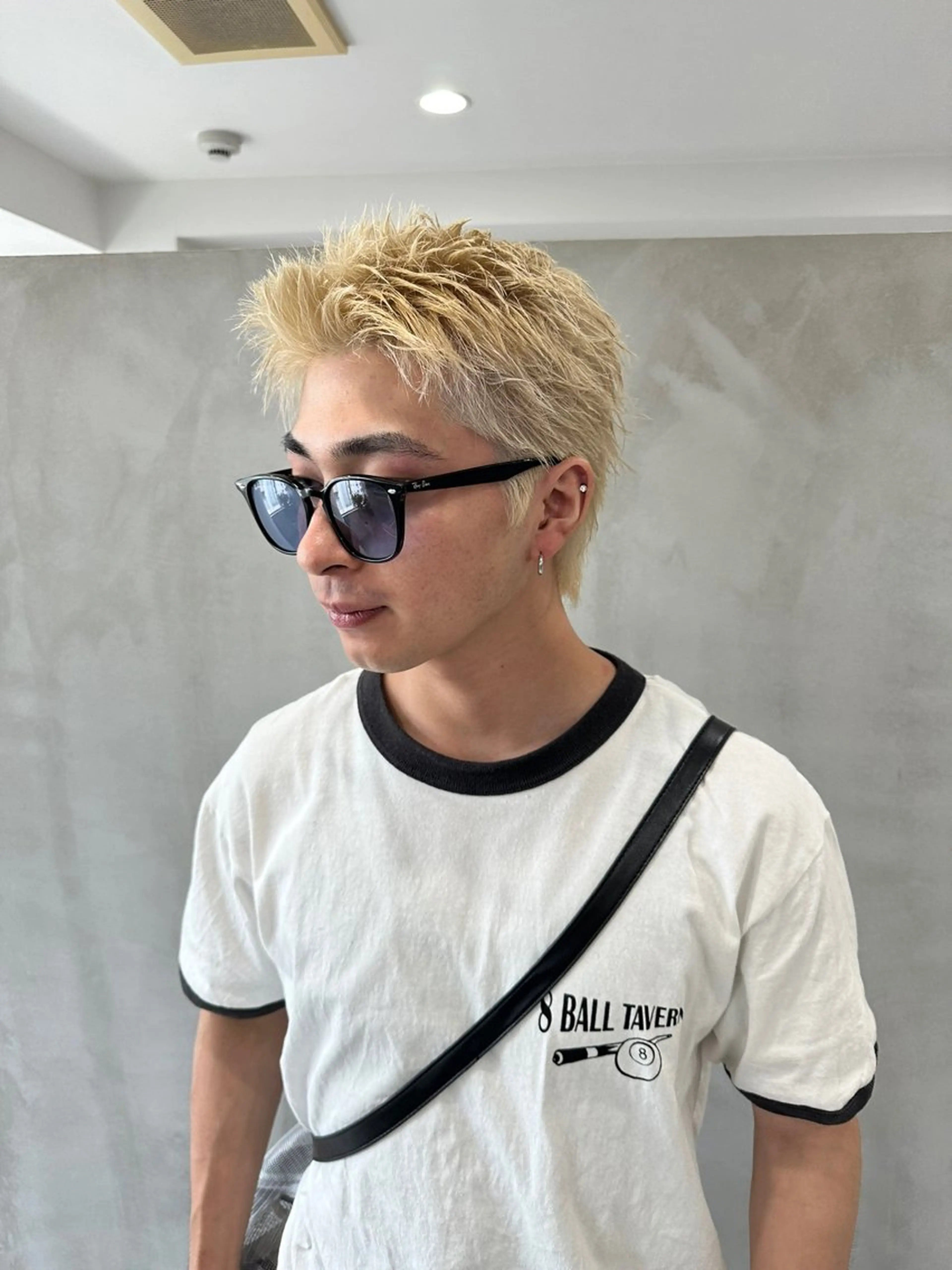 ショート カラー メンズ メンズハイトーン スパイキーショート ハイトーンカラー ショートヘア カット ヘアカラー 板岡 丈一のヘアスタイル