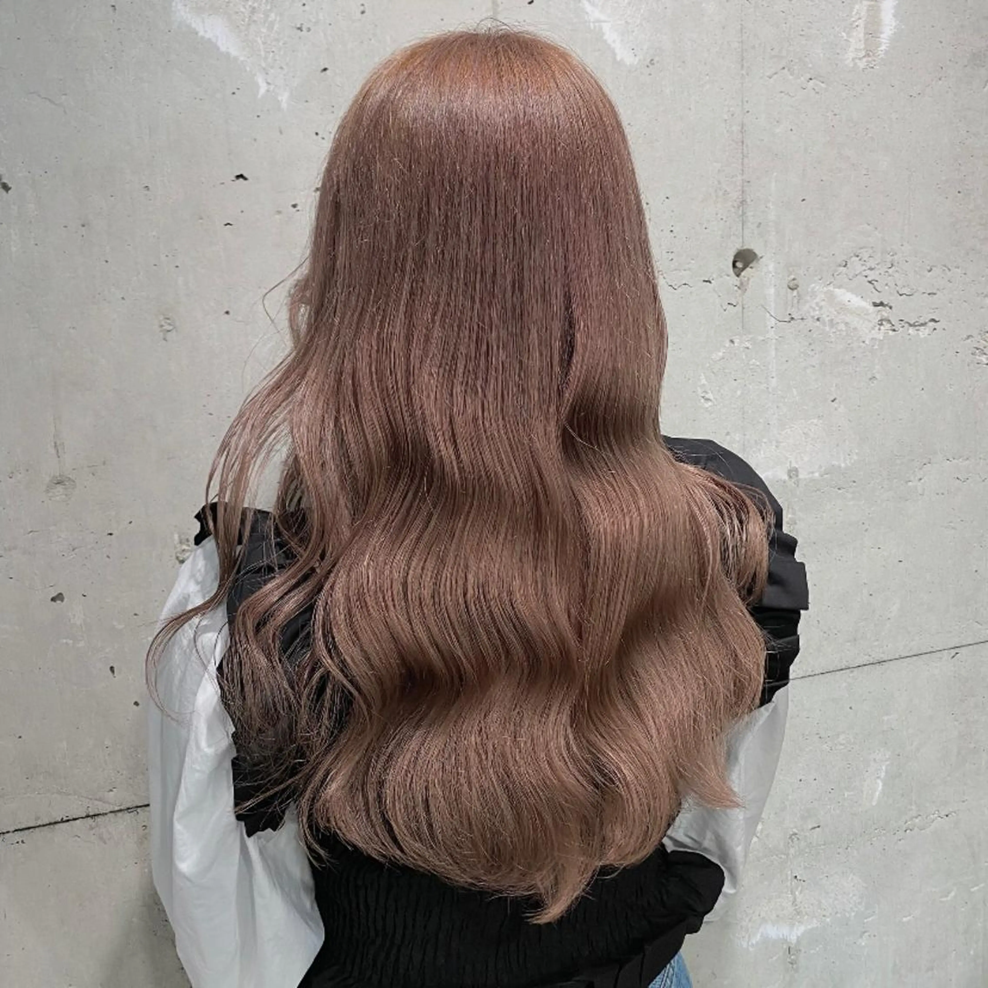 セミロング カラー Ella所属・nana【艶髪】/ レイヤー/縮毛矯正のヘアスタイル