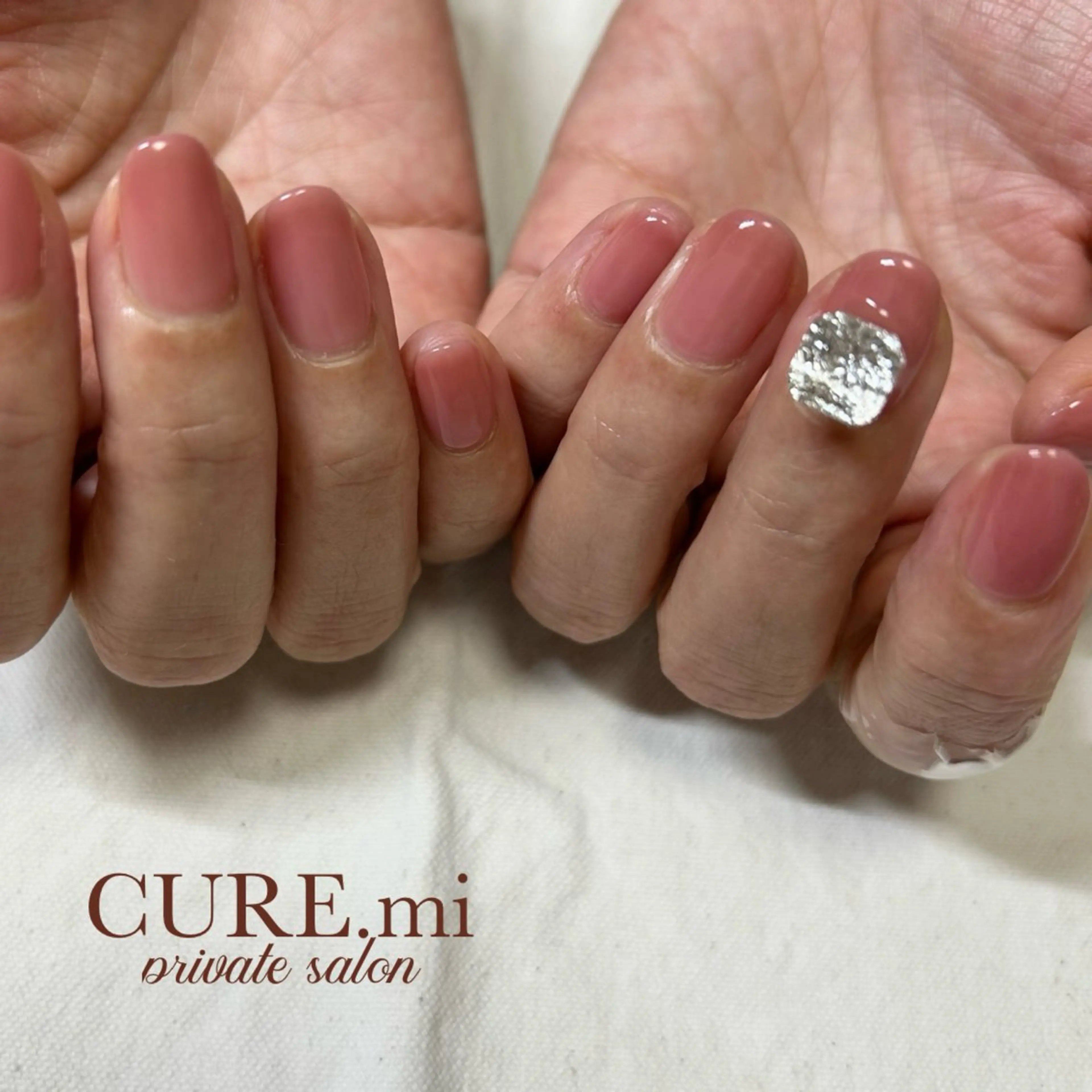 ネイル キラキラネイル ワンカラーネイル シンプルネイル ハンドネイル ハンドケア 伊藤 美香のその他イメージ