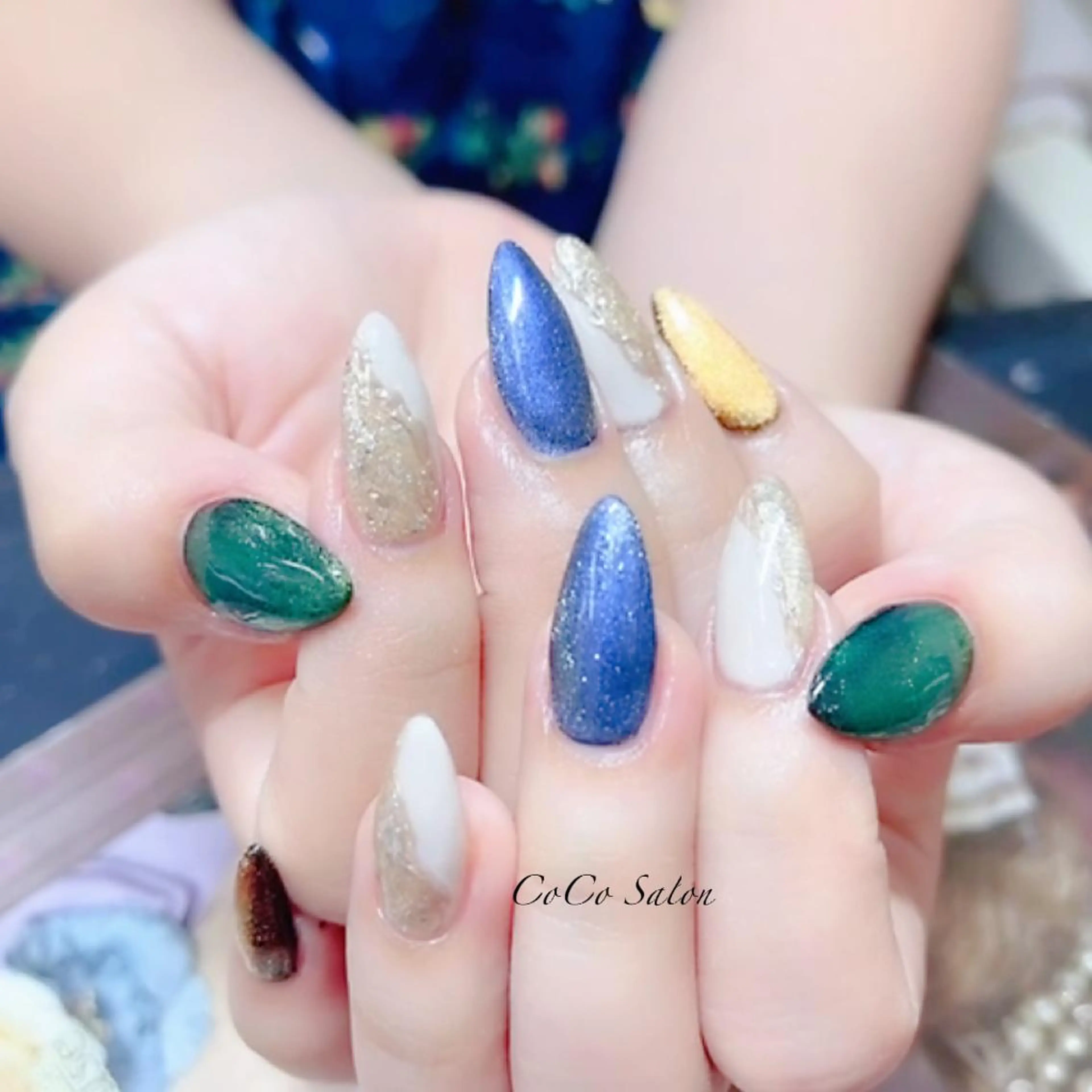 ネイル ブラウン 成人式 長さ出し ジェルネイル グリーン ハンドネイル CoCoSalon ネイル/まつ毛予約のネイルデザイン