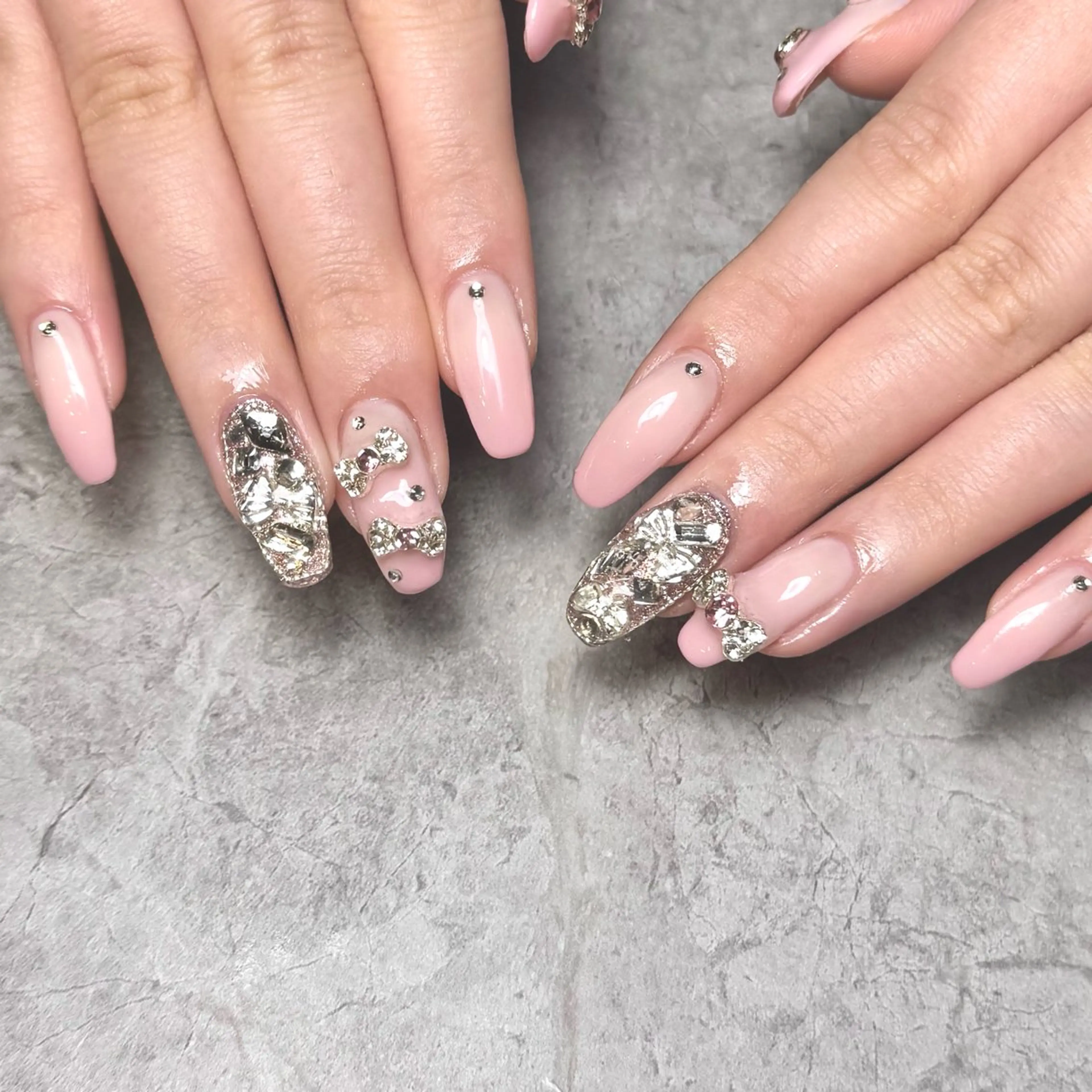 ネイル フレンチネイル ガーリー グラデーション キラキラネイル リボン ハンドネイル Nail Salon Lillion【リリオン】所属・lillion karenのネイルデザイン