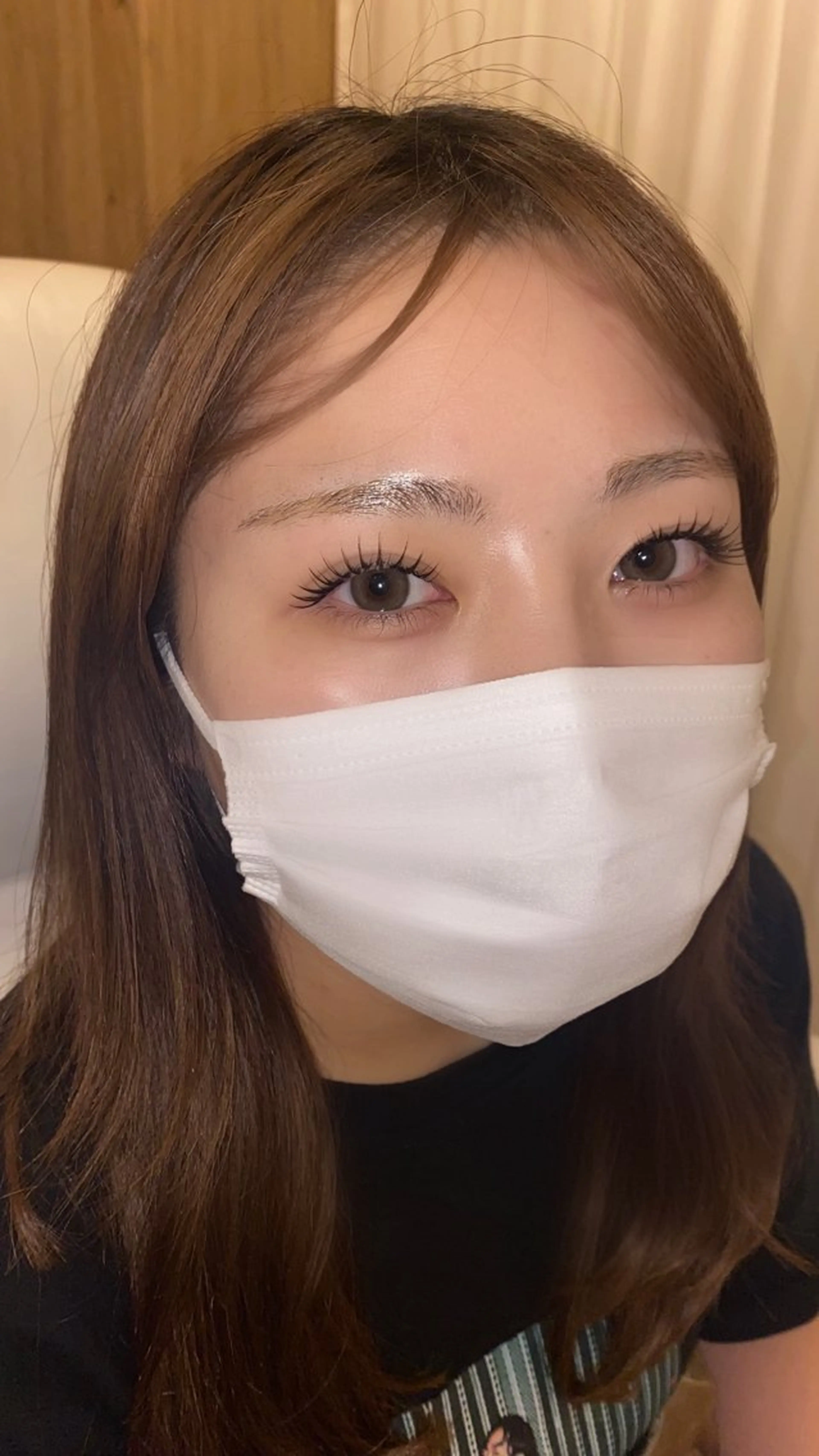 マツエク・マツパ 束感まつ毛 フラットラッシュ 韓国風マツエク パリジェンヌラッシュリフト ボリュームラッシュ 肌に馴染むハイトーン /ミルクティーカラーのヘアスタイル