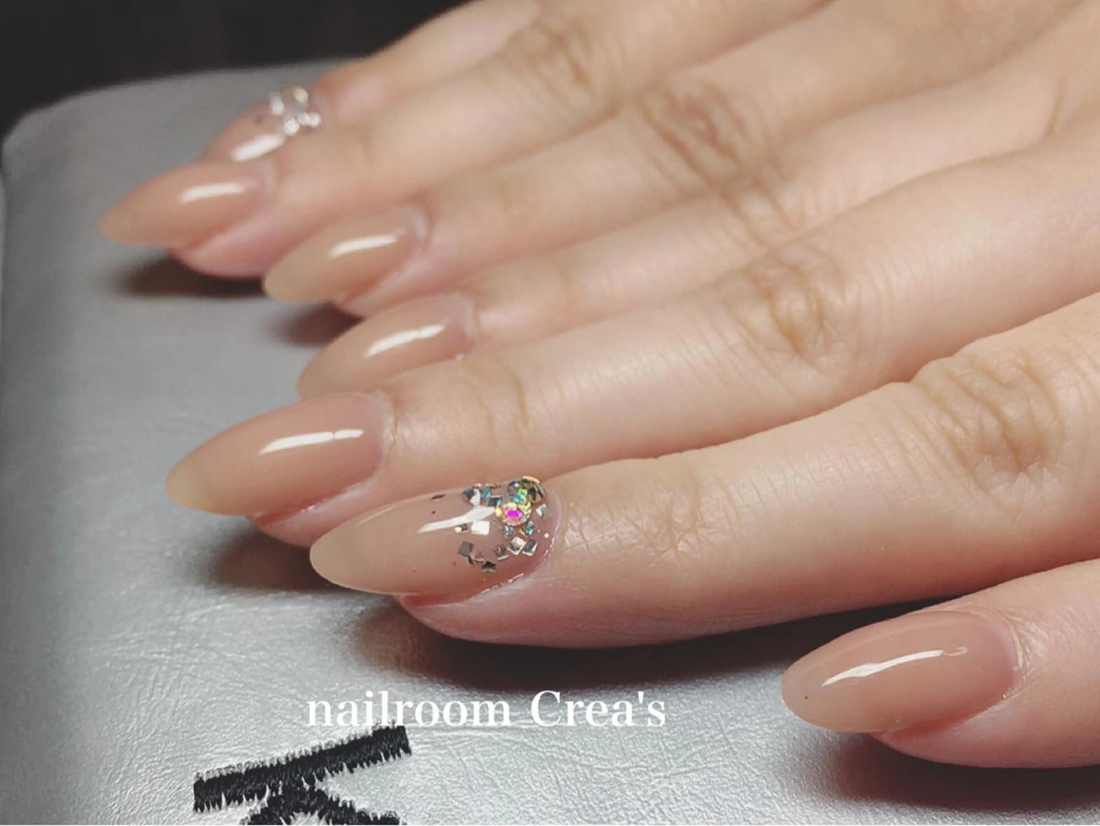 ネイル アートネイル ジェルネイル ワンカラーネイル ストーンネイル nailroom Crea'sのネイルデザイン