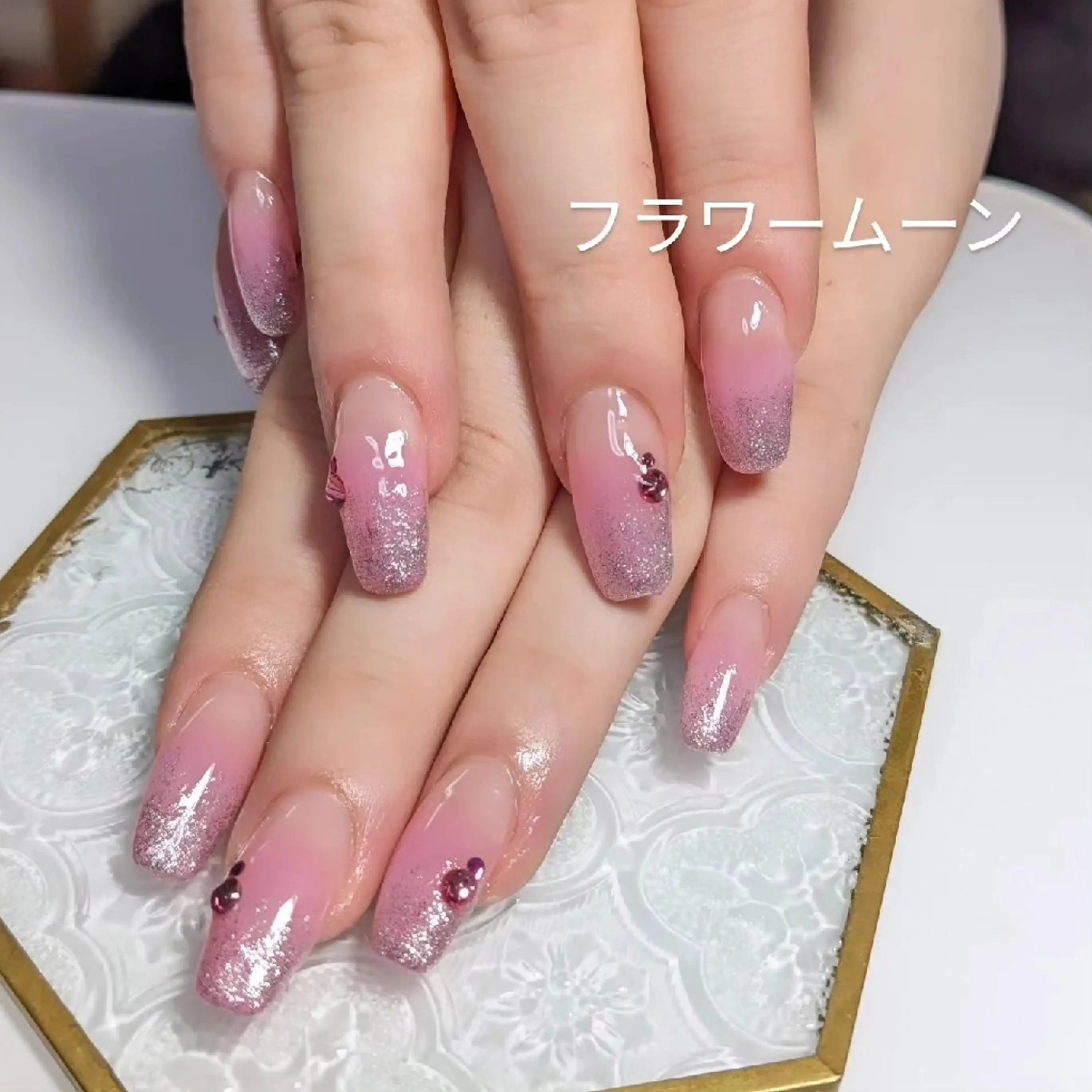 ネイル グラデーション フラワー ムーンのネイルデザイン