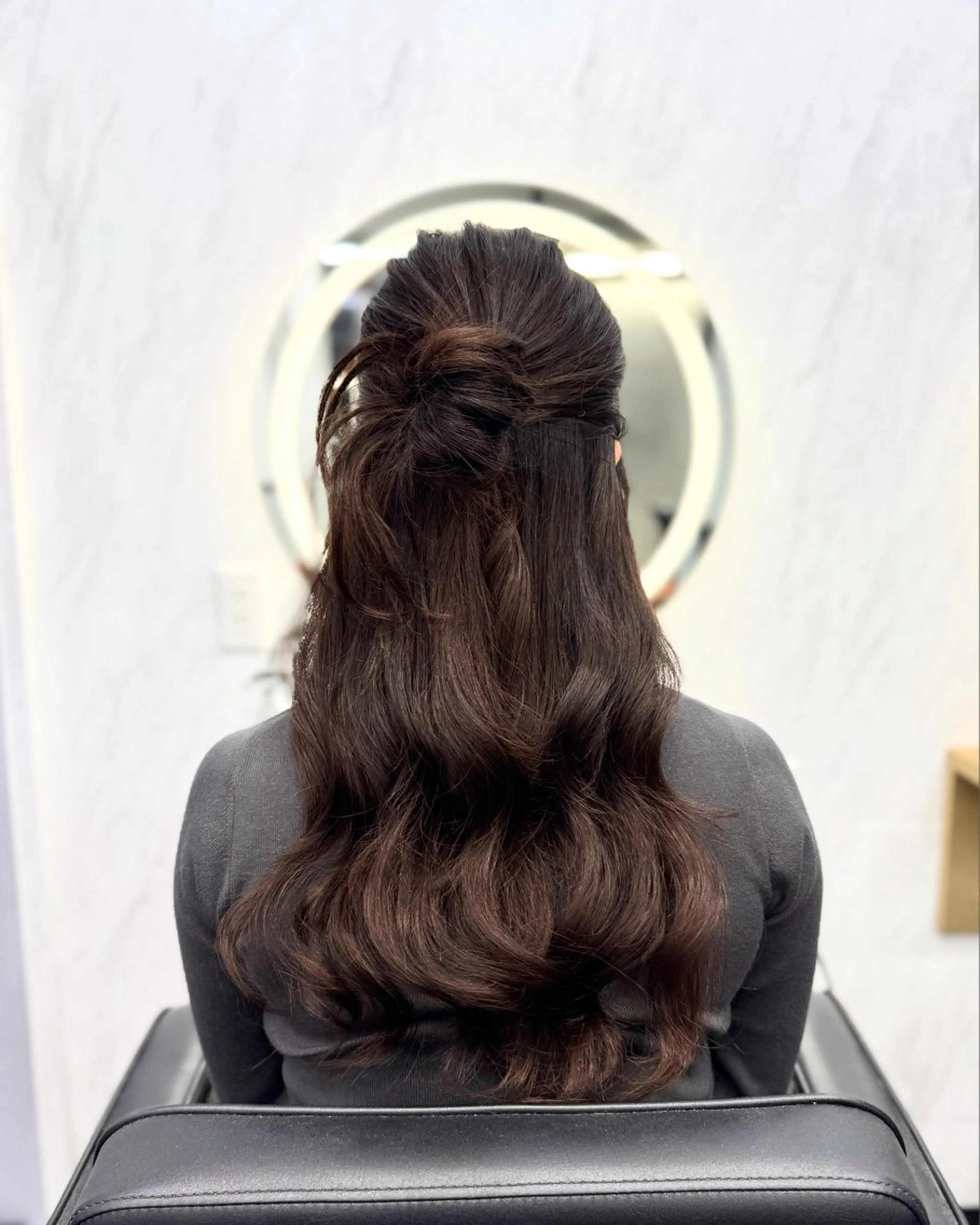 ロング ヘアアレンジ エクステ🩵ブリーチ 韓国ヘア🩵KAEのヘアスタイル