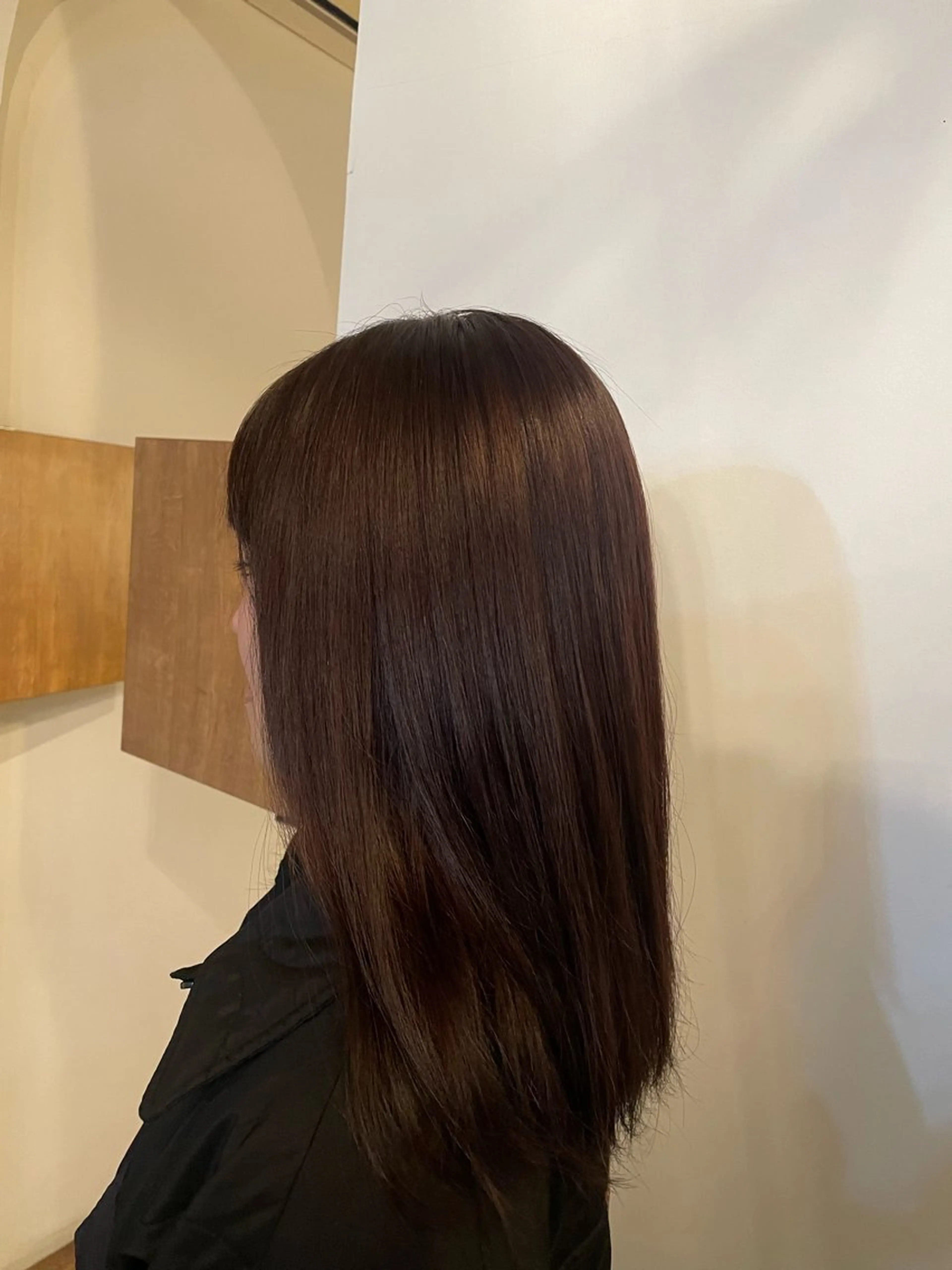 セミロング カラー ウシロダ メグミのヘアスタイル