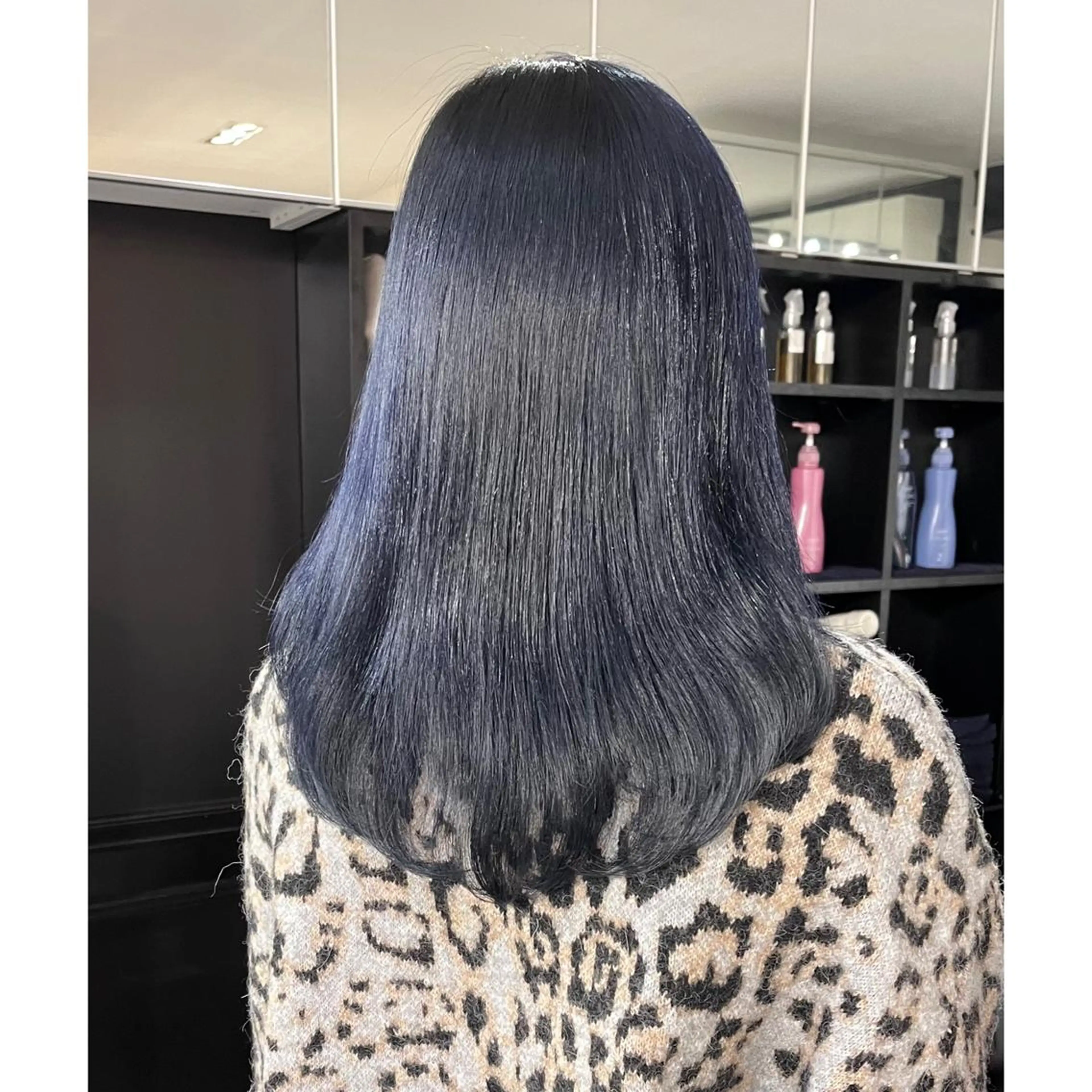 セミロング カラー ブリーチ ヘアカラー LOTTA CUCCI所属・miyu /トレンド カラー×艶髪のヘアスタイル