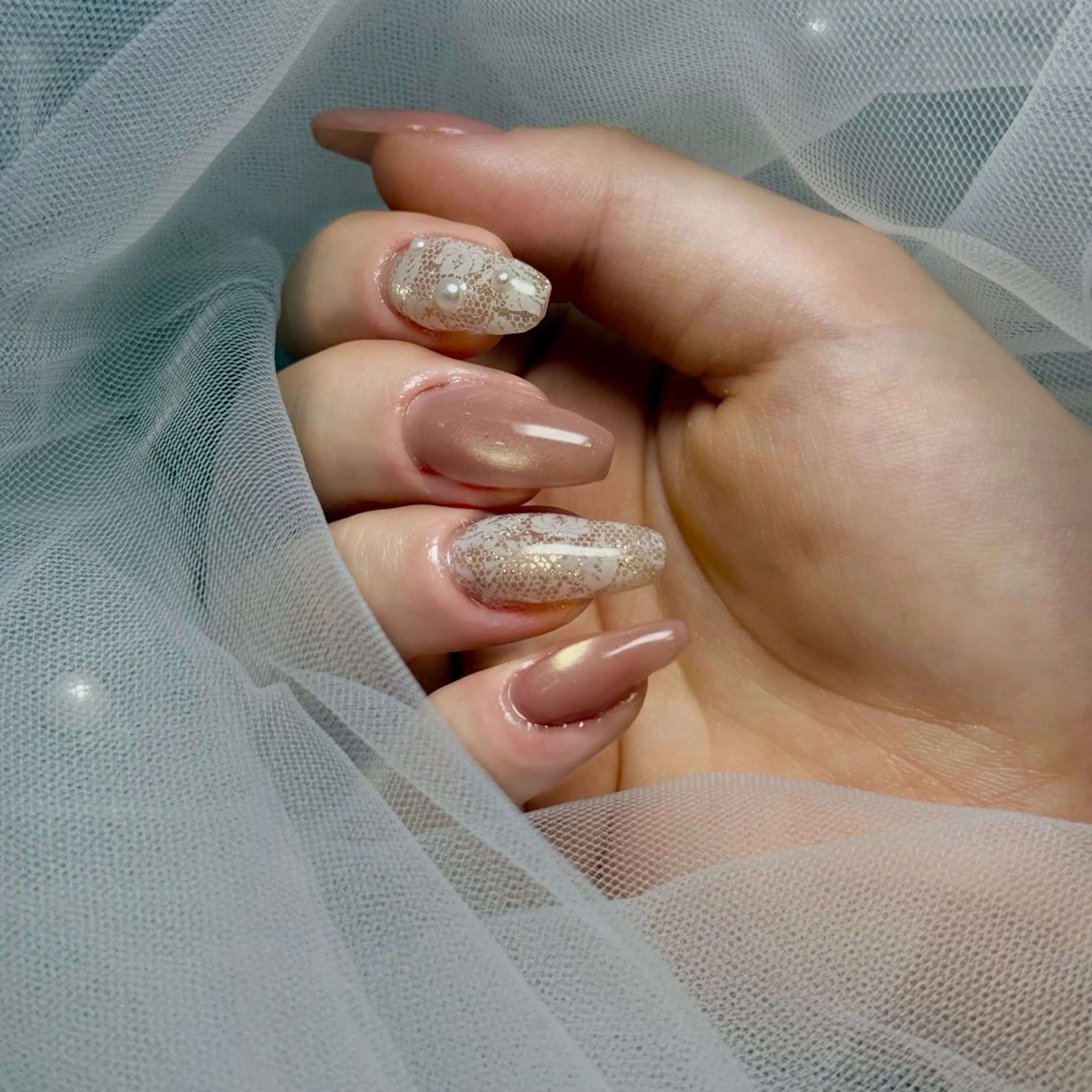 ネイル レース ピンク 春ネイル &robe 銀座店所属・＆robe mayumiのネイルデザイン