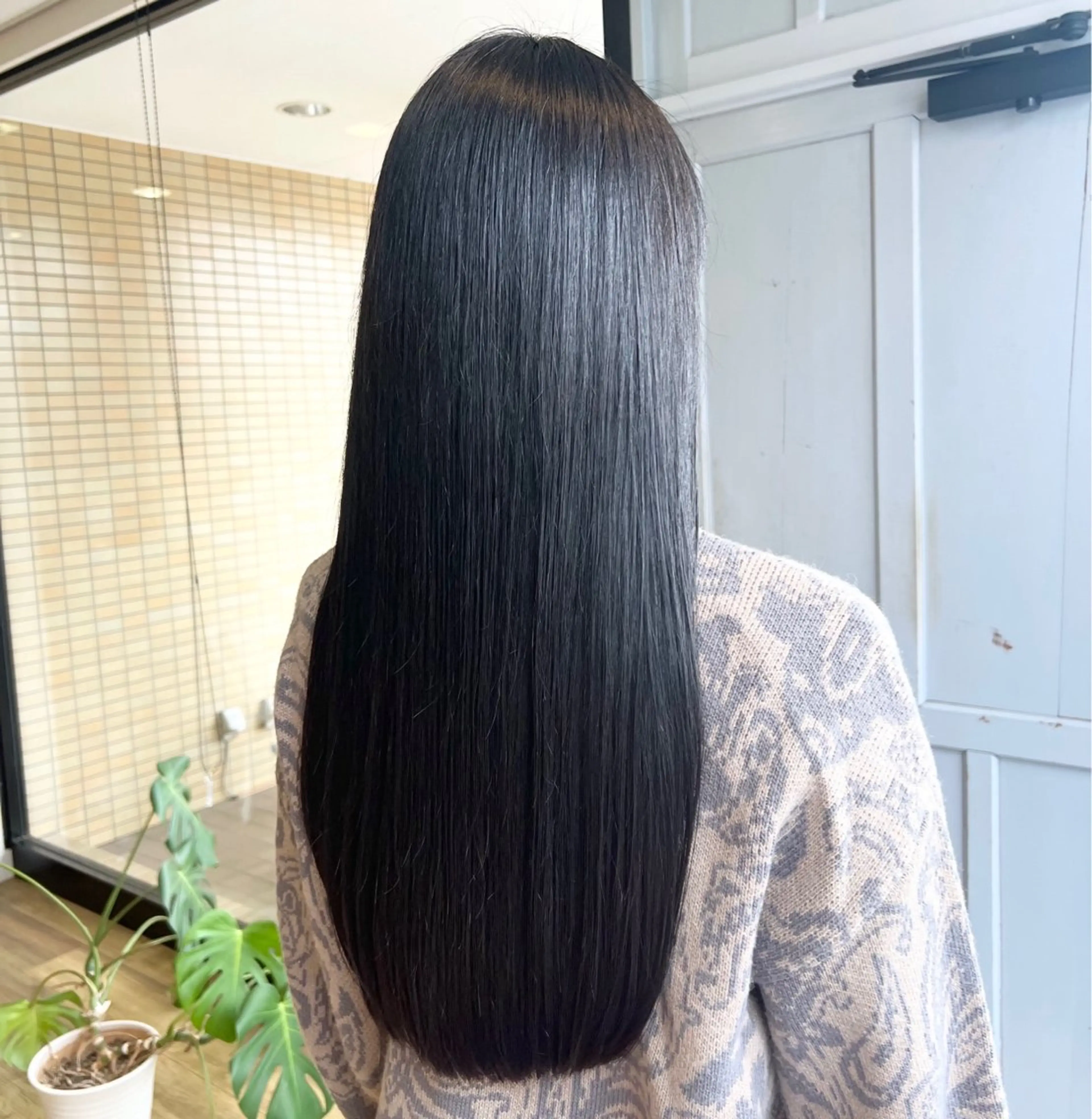 ロング カラー アッシュ アッシュグレー 堀 望美のヘアスタイル