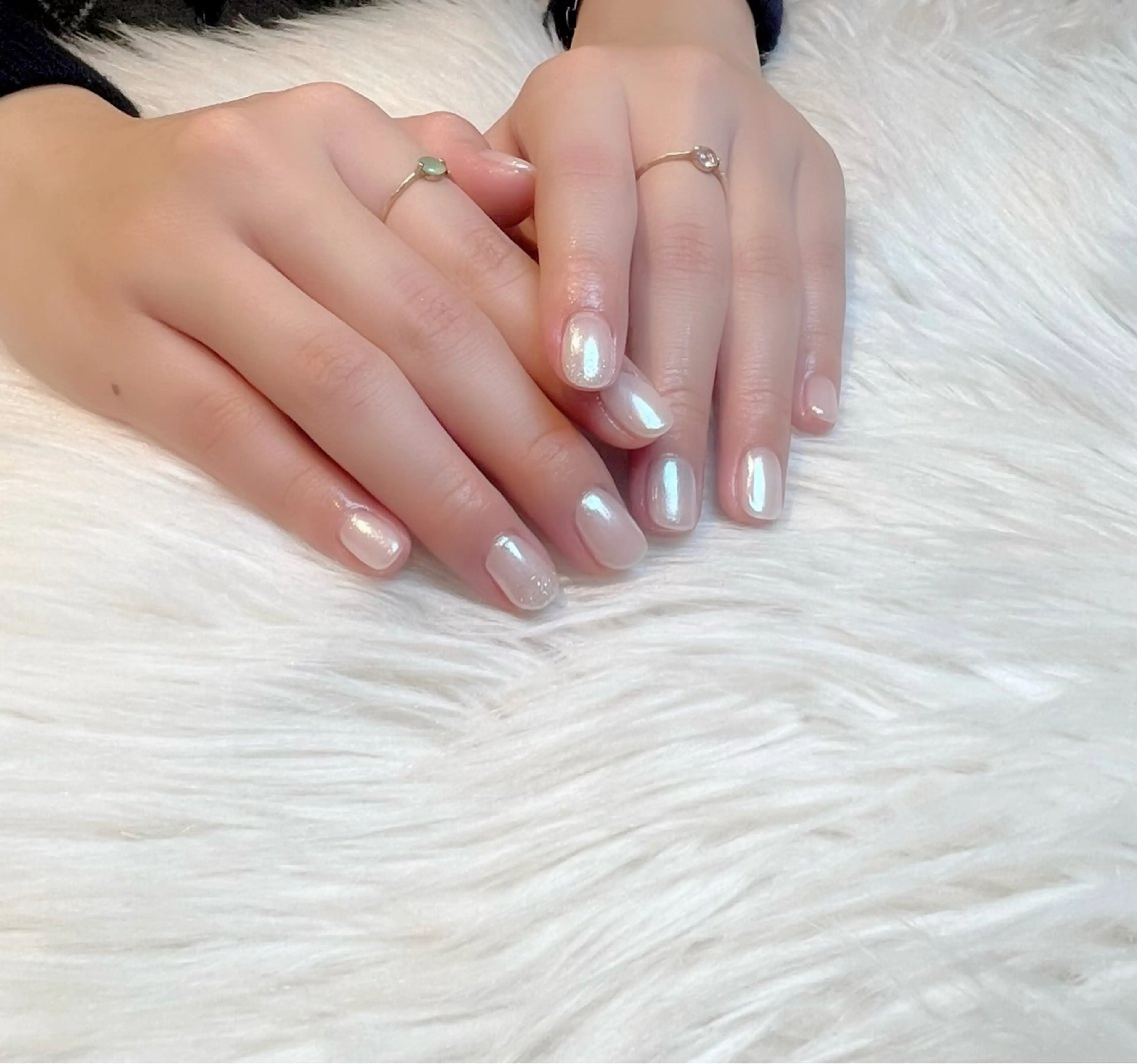 ネイル オーロラネイル ホワイト Lino+ ネイル&よもぎ蒸しのネイルデザイン