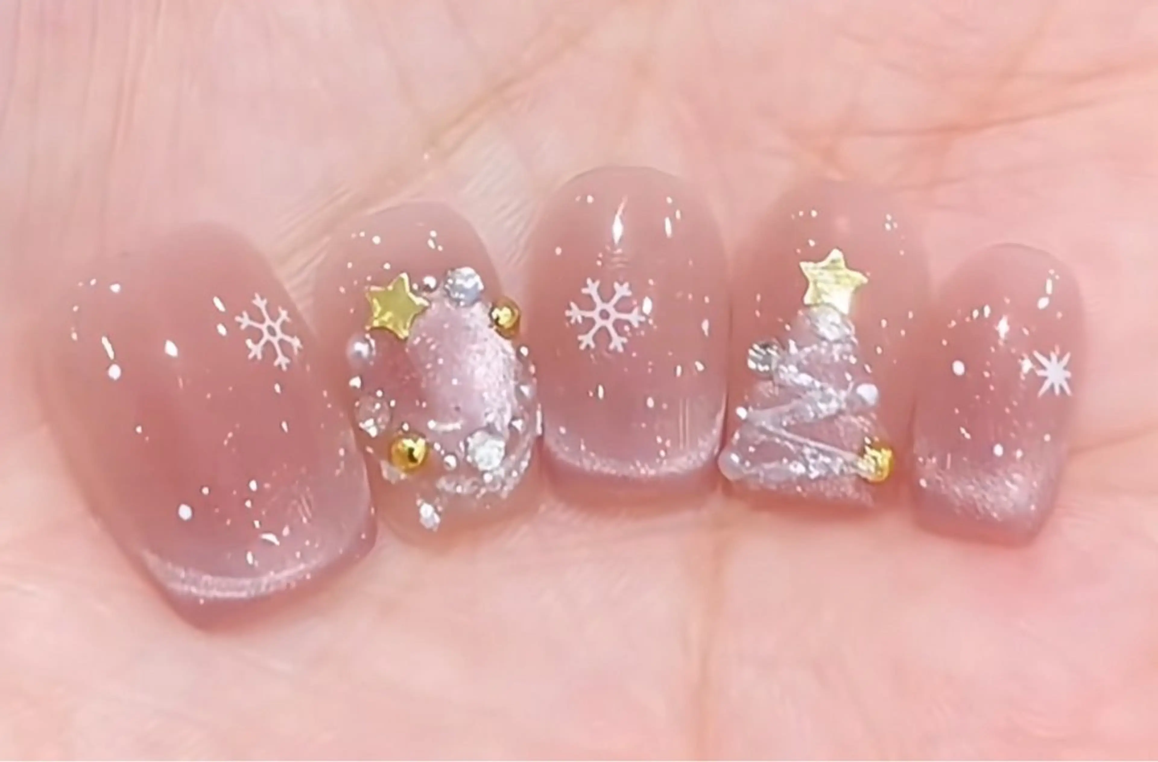 ネイル LEDアイラッシュ ∩_∩アオイのマツエク・マツパデザイン