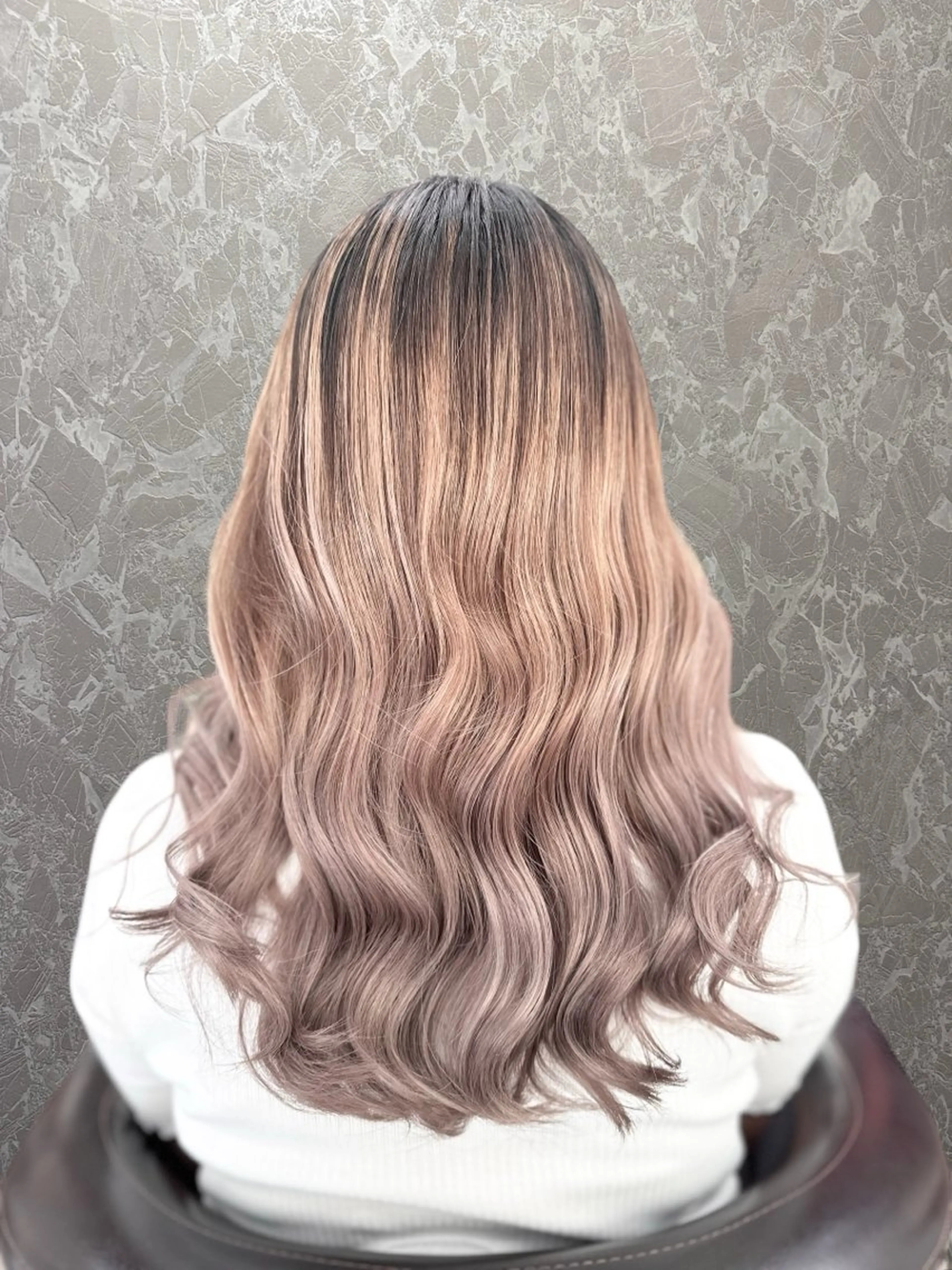 セミロング 横田 ひかるのヘアスタイル