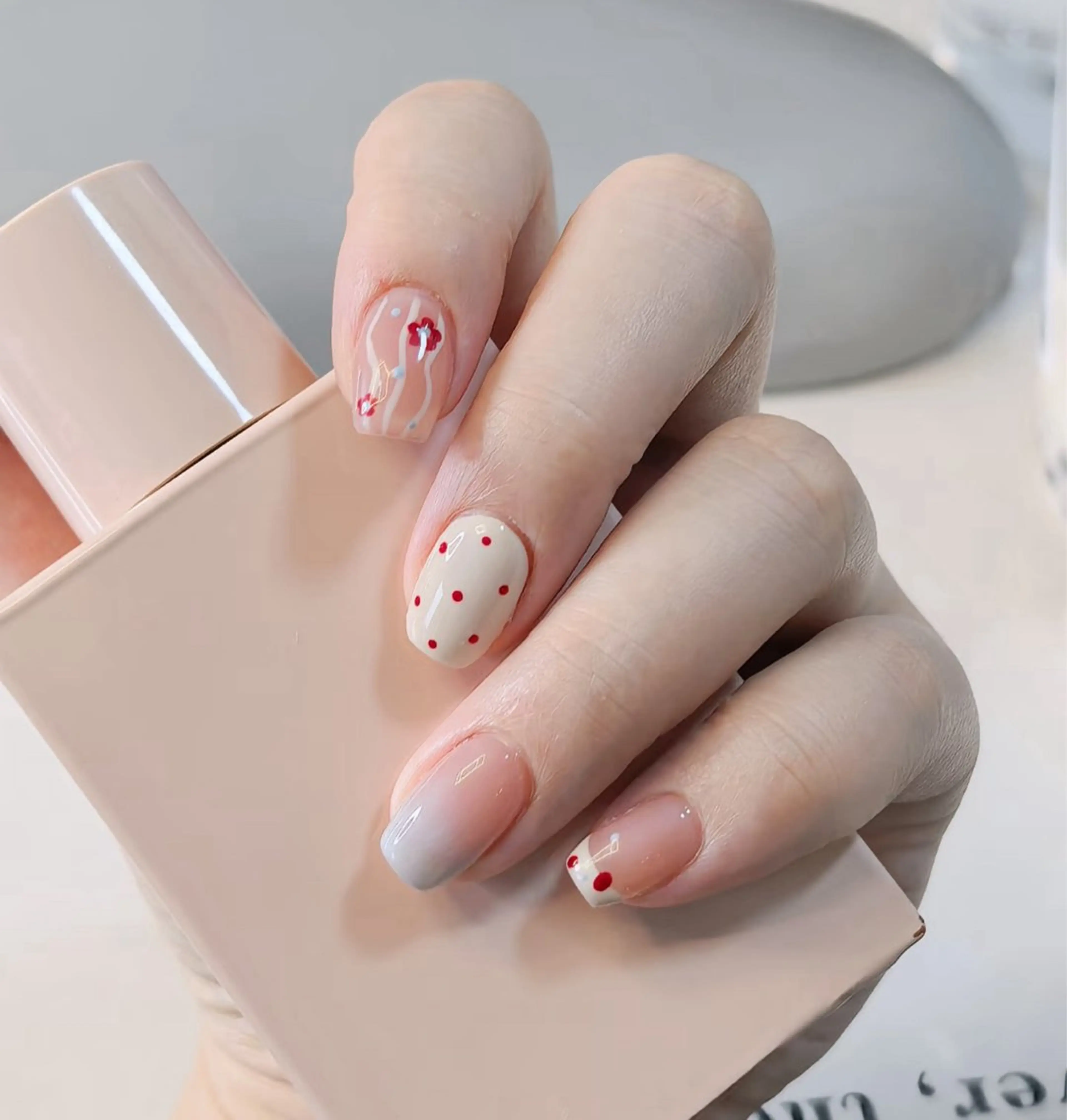 ネイル ハンドネイル Dola Nail ユキンイのネイルデザイン