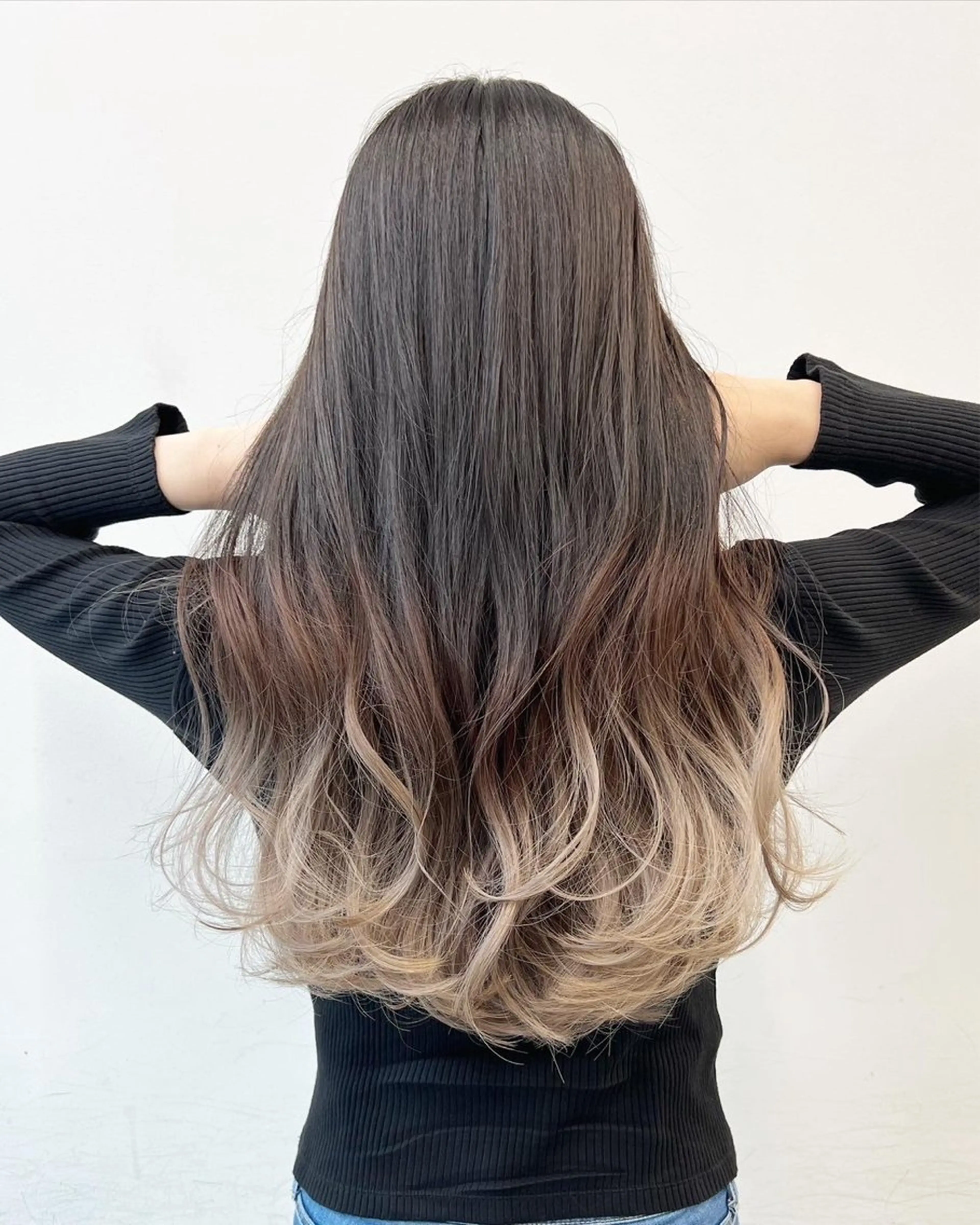 ロング カラー グラデーションカラー ヘアカラー トリートメント 【公式】amble luxe池袋東口🩷のヘアスタイル