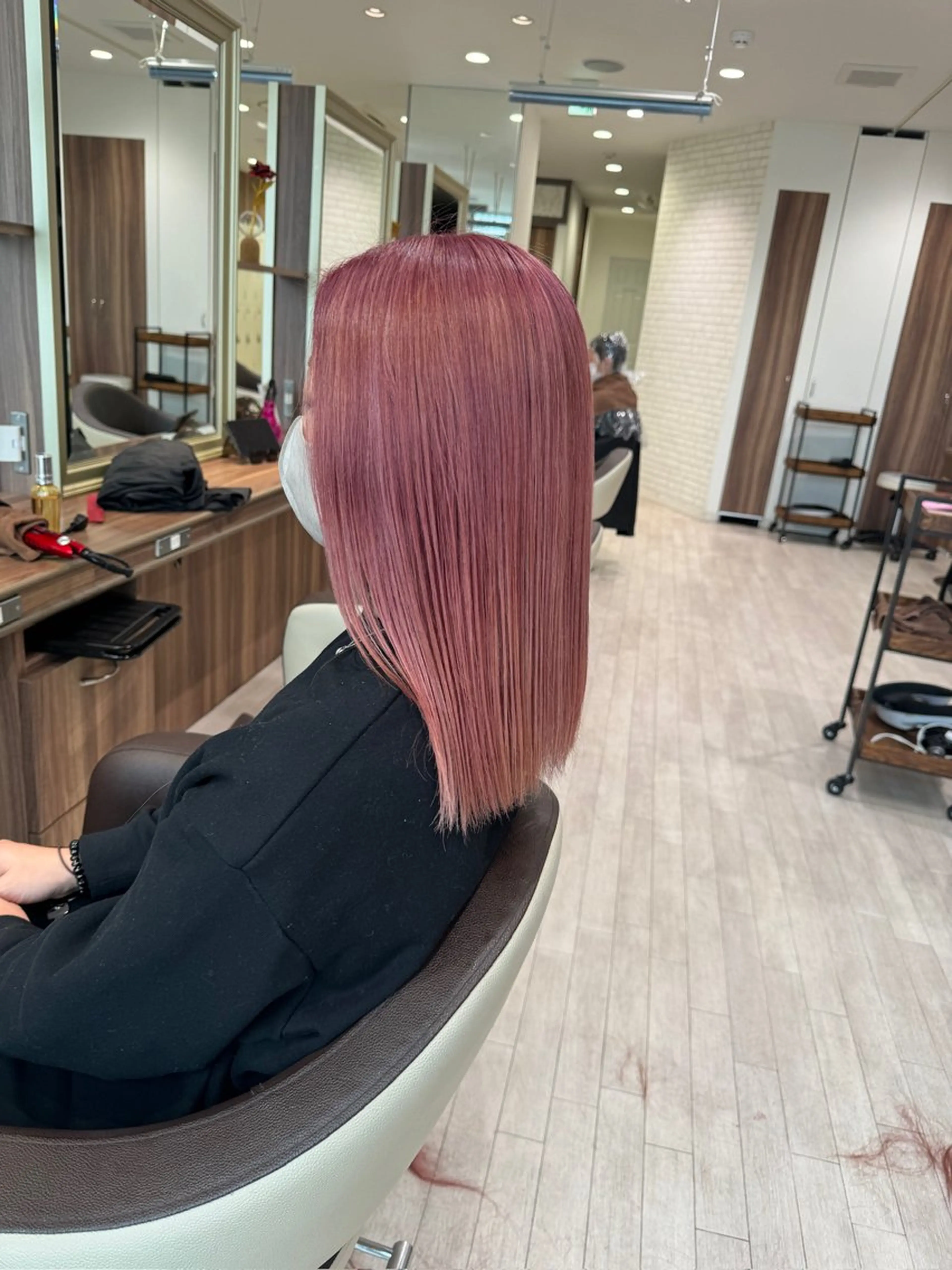 セミロング カラー ヘアカラー Re:st所属・Miyavi/カラー ショートボブのヘアスタイル