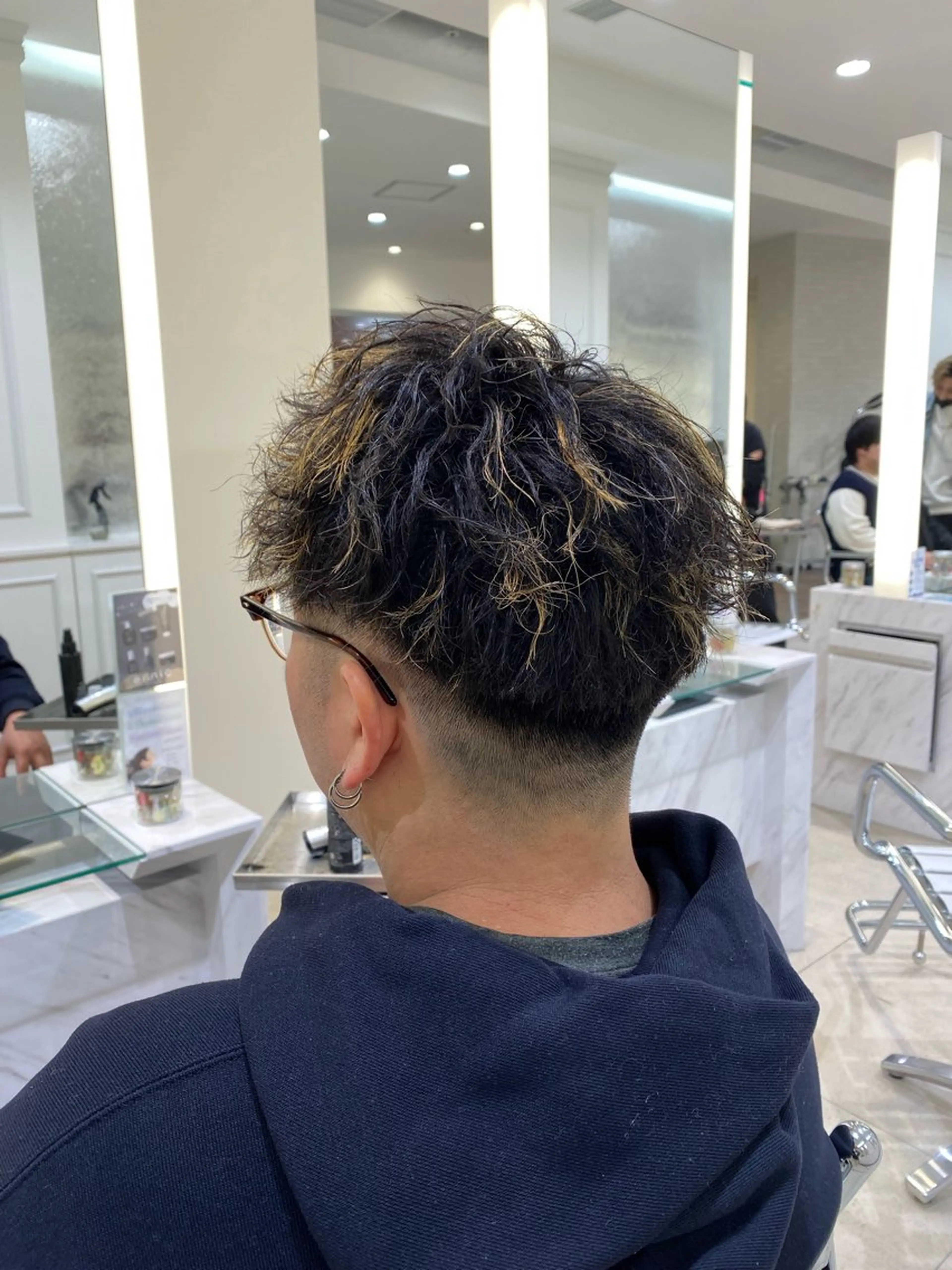 【メンズ限定】🗽カット+カラー+ハイライト🗽✨立体感が欲しい方スタイリングでの束を分かりやすくしたい方オススメです✨の写真