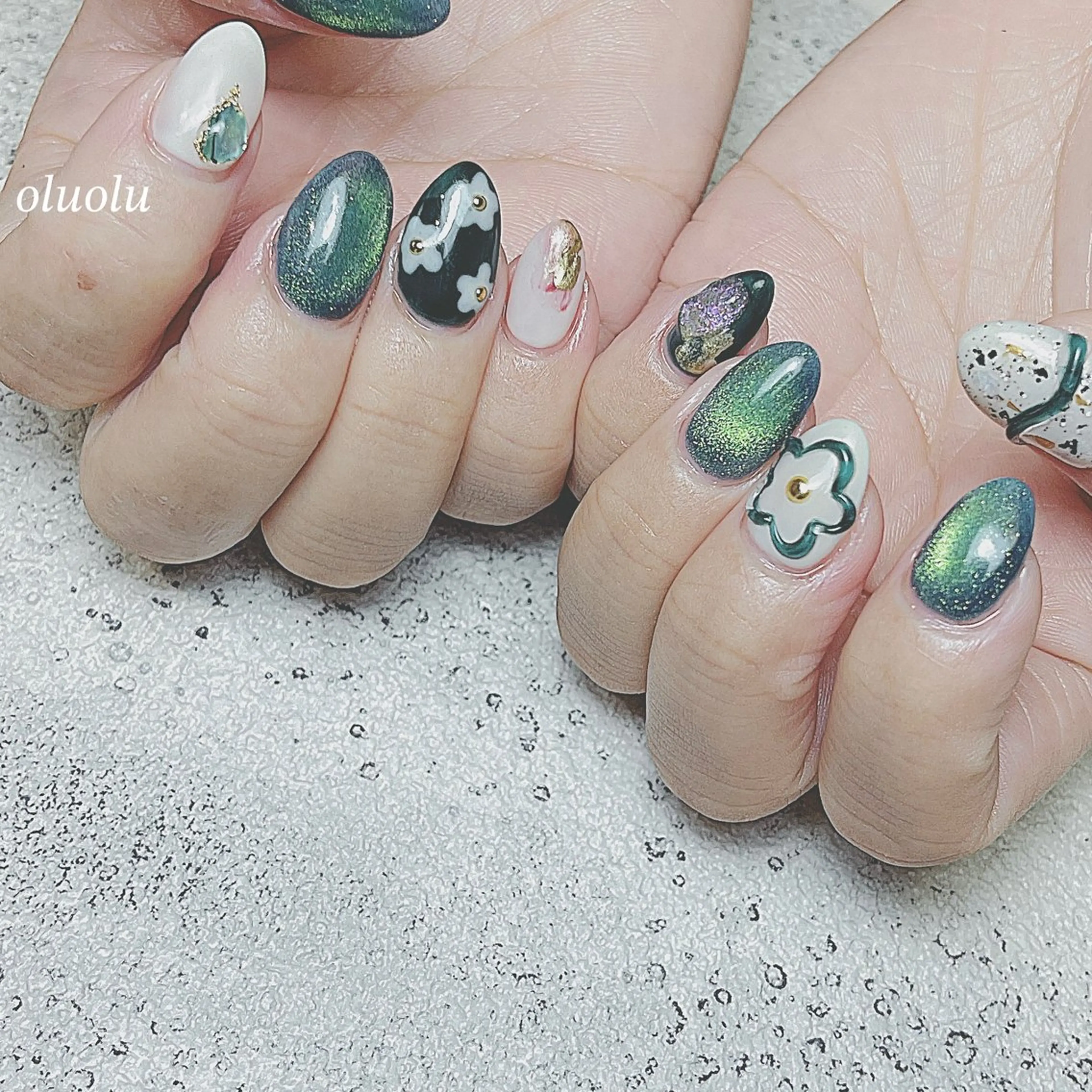 ネイル アートネイル フラワーネイル フットネイル マグネットネイル ニュアンスネイル ハンドネイル 大村 紬華のネイルデザイン