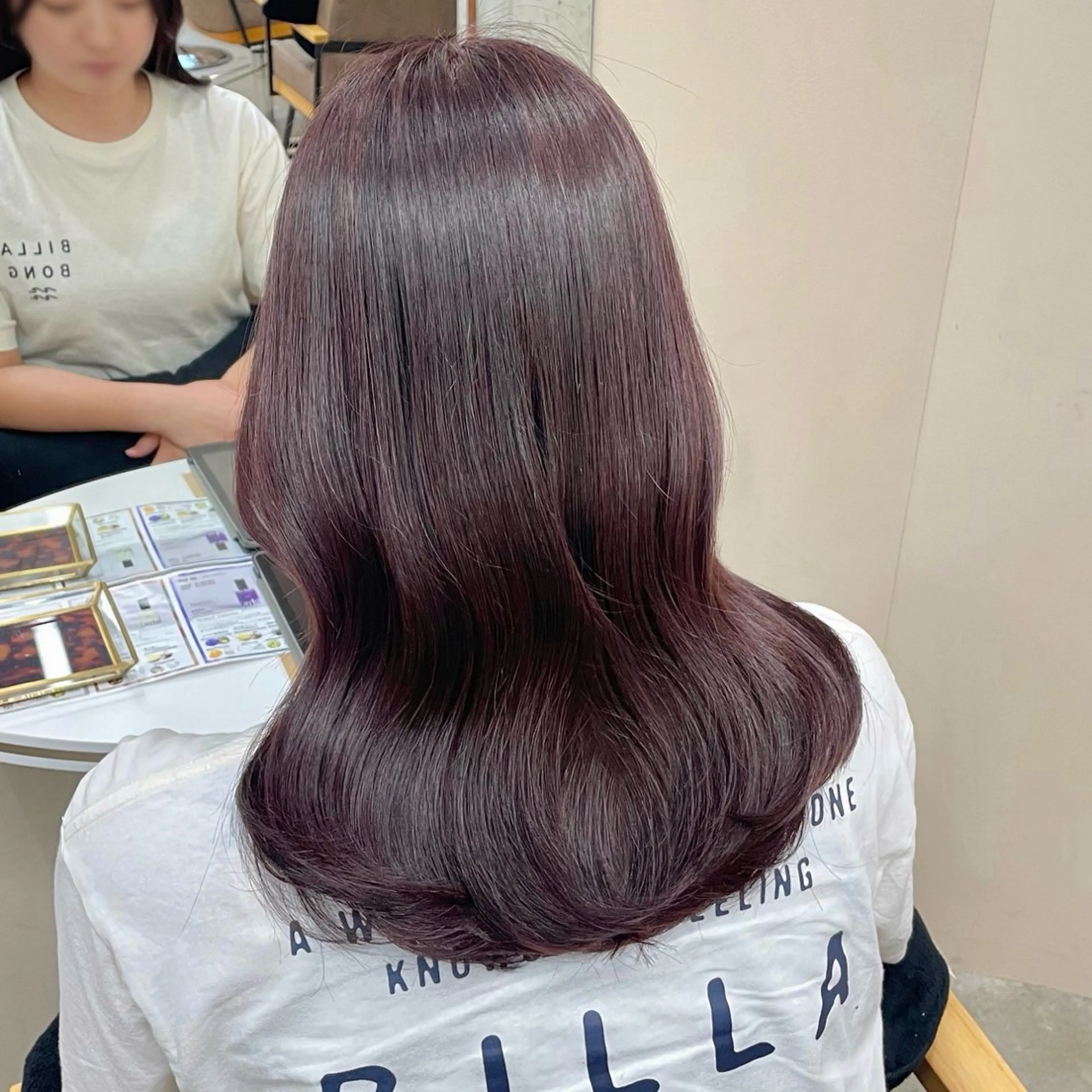 セミロング カラー ボルドーカラー ブラウンカラー カット ヘアカラー トリートメント noii / 伊藤 愛莉のヘアスタイル
