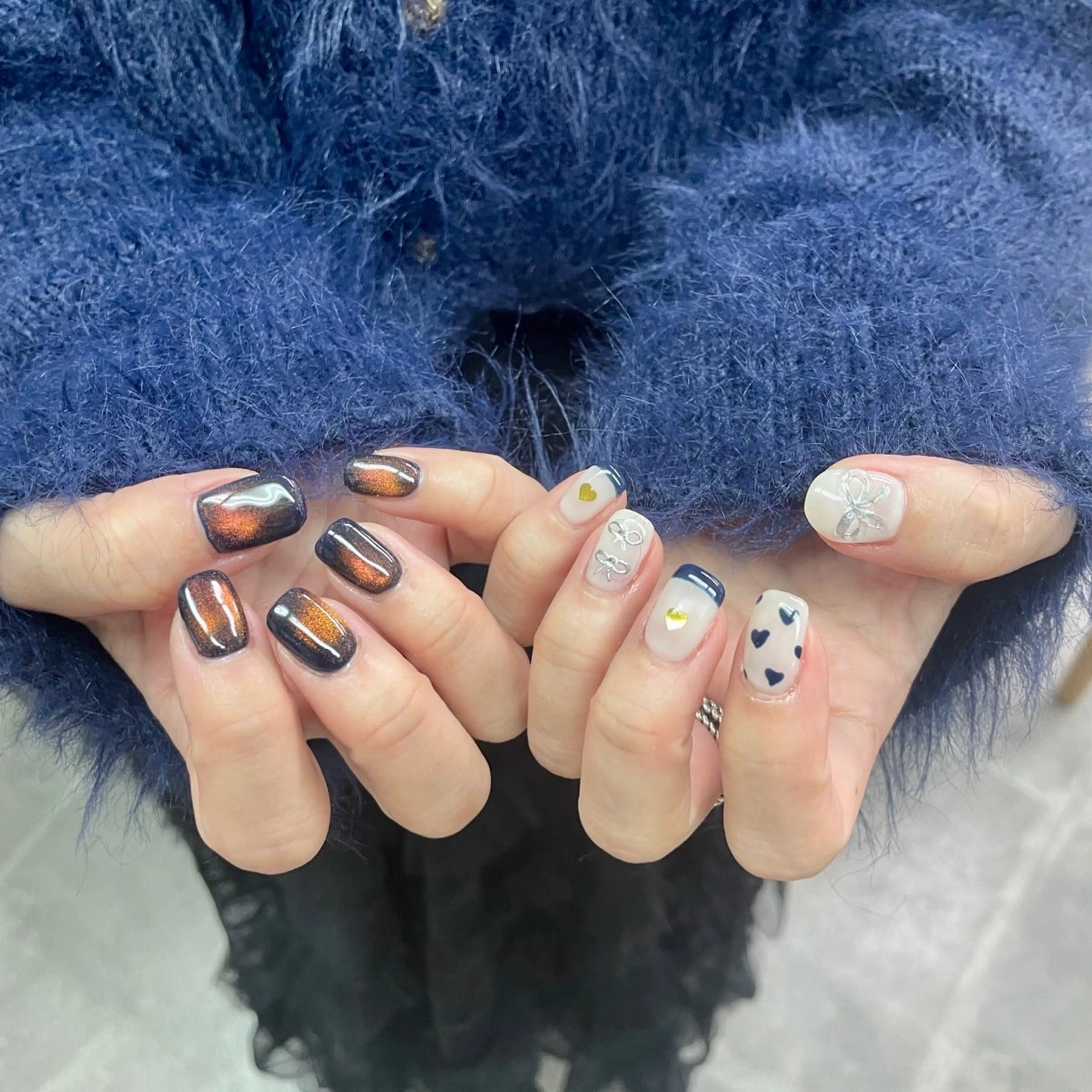 ネイル アートネイル べっ甲ネイル ジェルネイル グリーン キラキラネイル nailstudio eviz新宿店のネイルデザイン