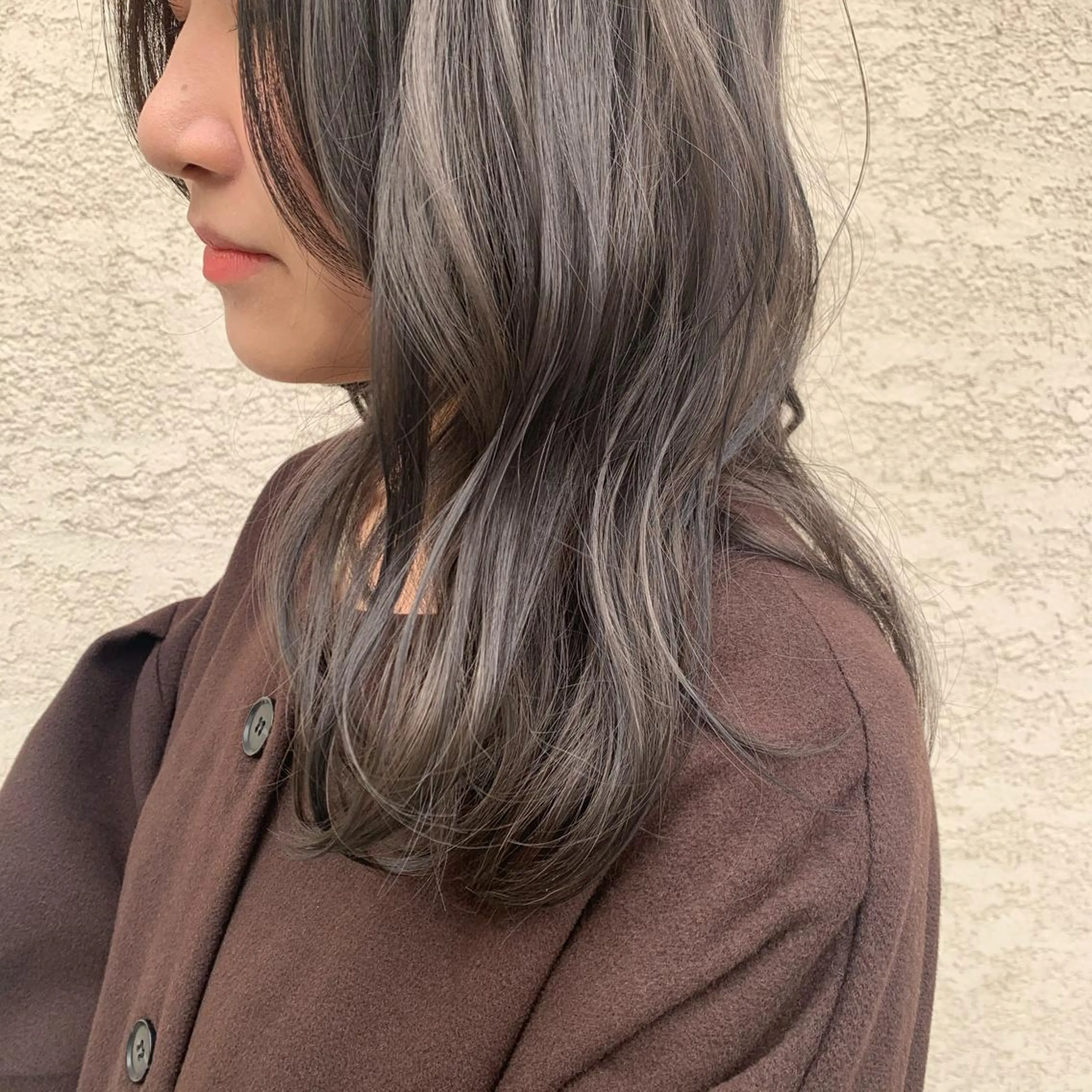 セミロング カラー グレージュ ハイライトカラー ハイライト 現地韓国ヘア🇰🇷 Chisaki치사키のヘアスタイル