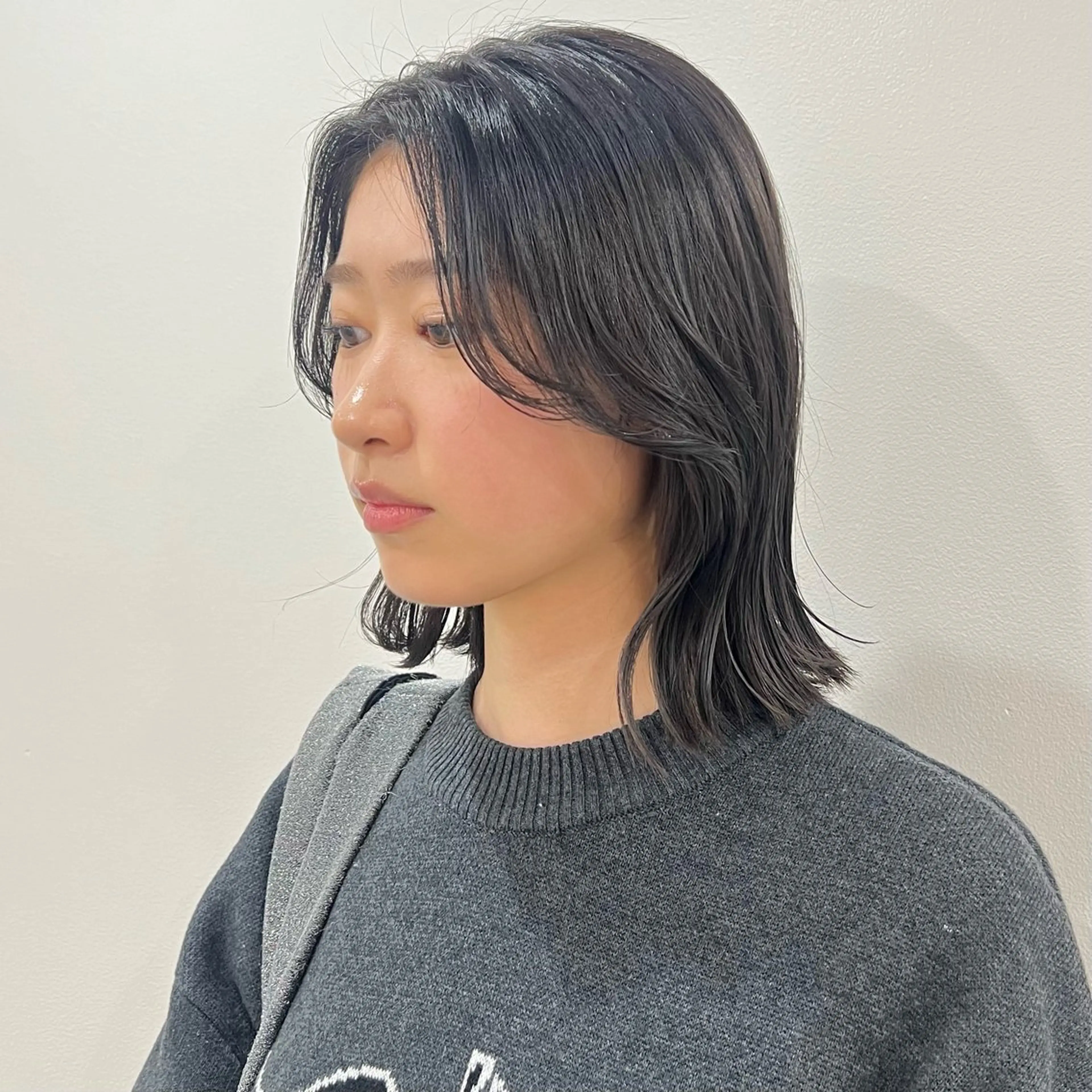 ミディアム カラー ブラウンカラー ダークブラウン Neale. ユメのヘアスタイル