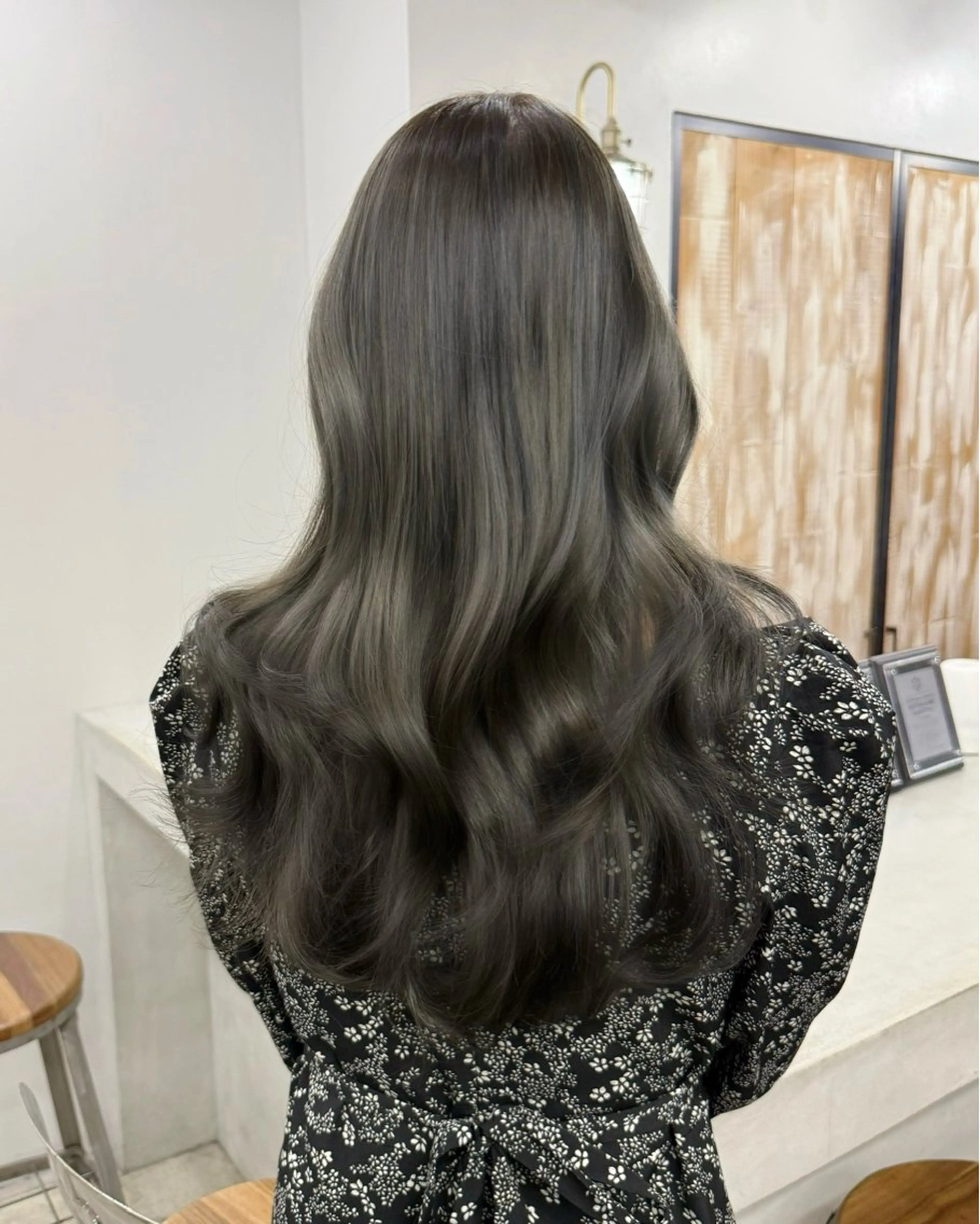ロング カラー ヘアアレンジ グレージュ オリーブグレージュ オリーブグレー カット ヘアカラー トリートメント Ameri/髪質改善 /韓国ヘア🇰🇷のヘアスタイル