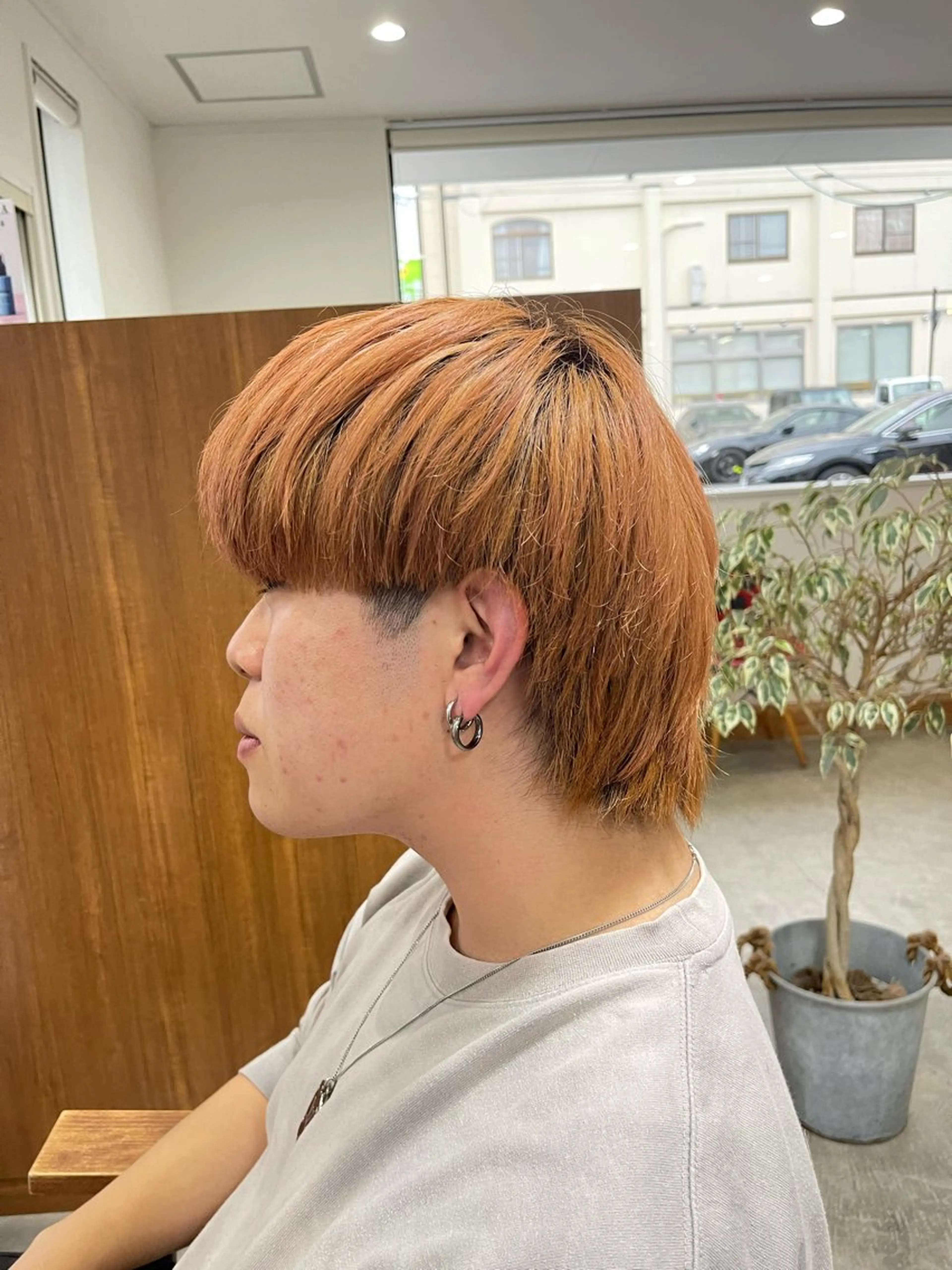 カラー メンズ マッシュウルフ マッシュ メンズウルフカット オレンジ ウルフカット SASAnagano 岩下サードゥのヘアスタイル