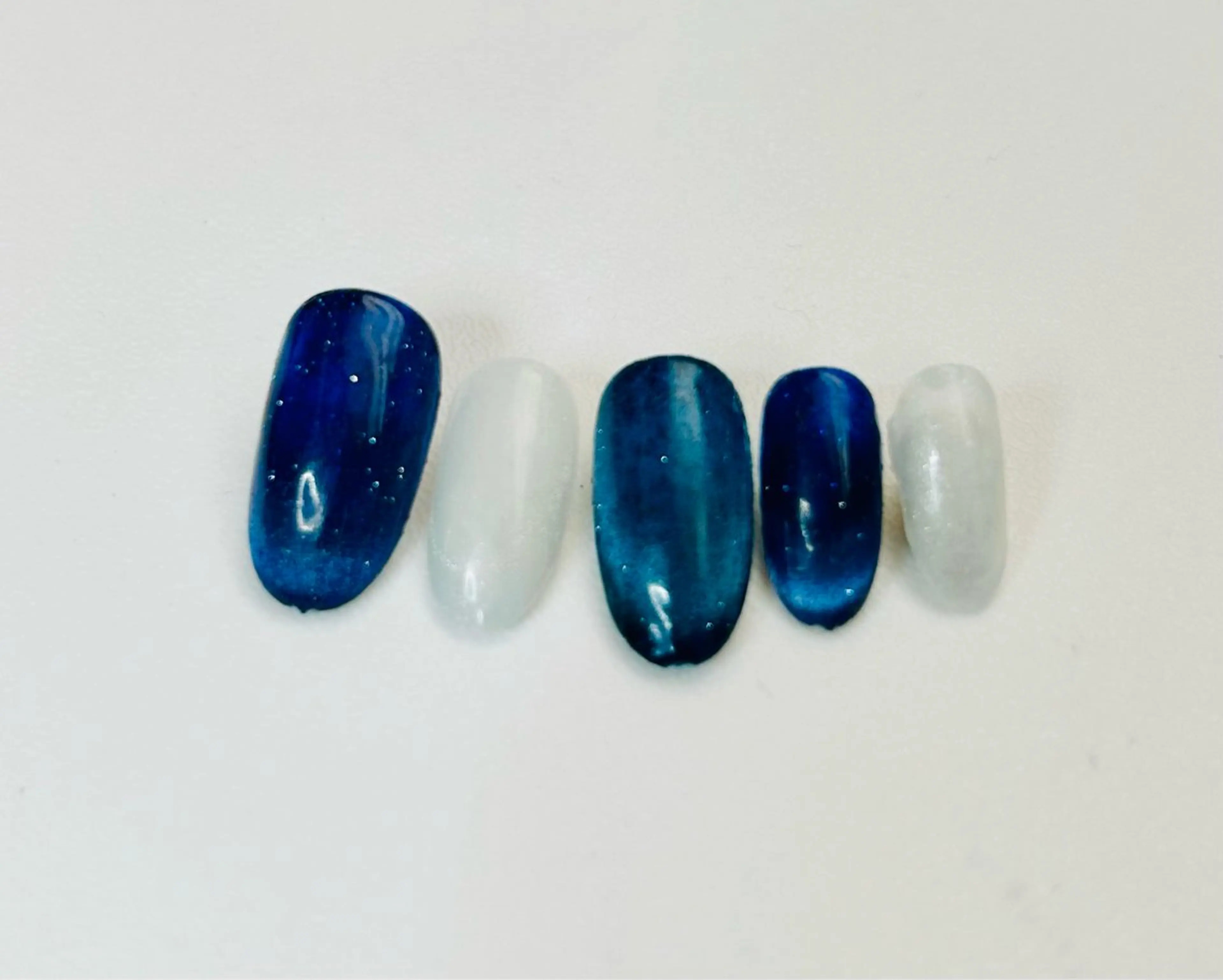 ネイル マグネットネイル ハンドネイル Y's TONEのネイルデザイン