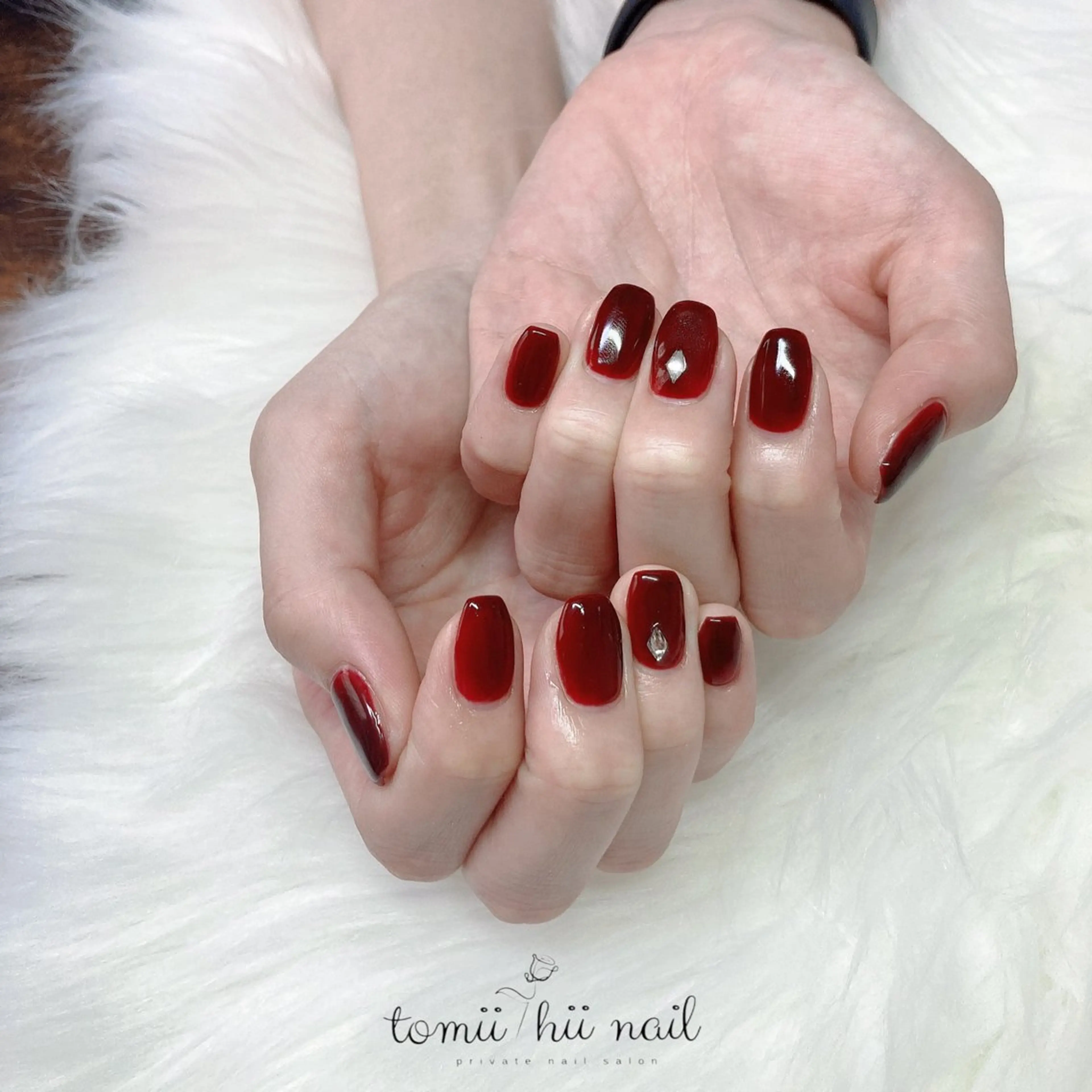 ネイル ボルドー ワンカラーネイル シンプルネイル ハンドネイル tomii-hii -nailのネイルデザイン