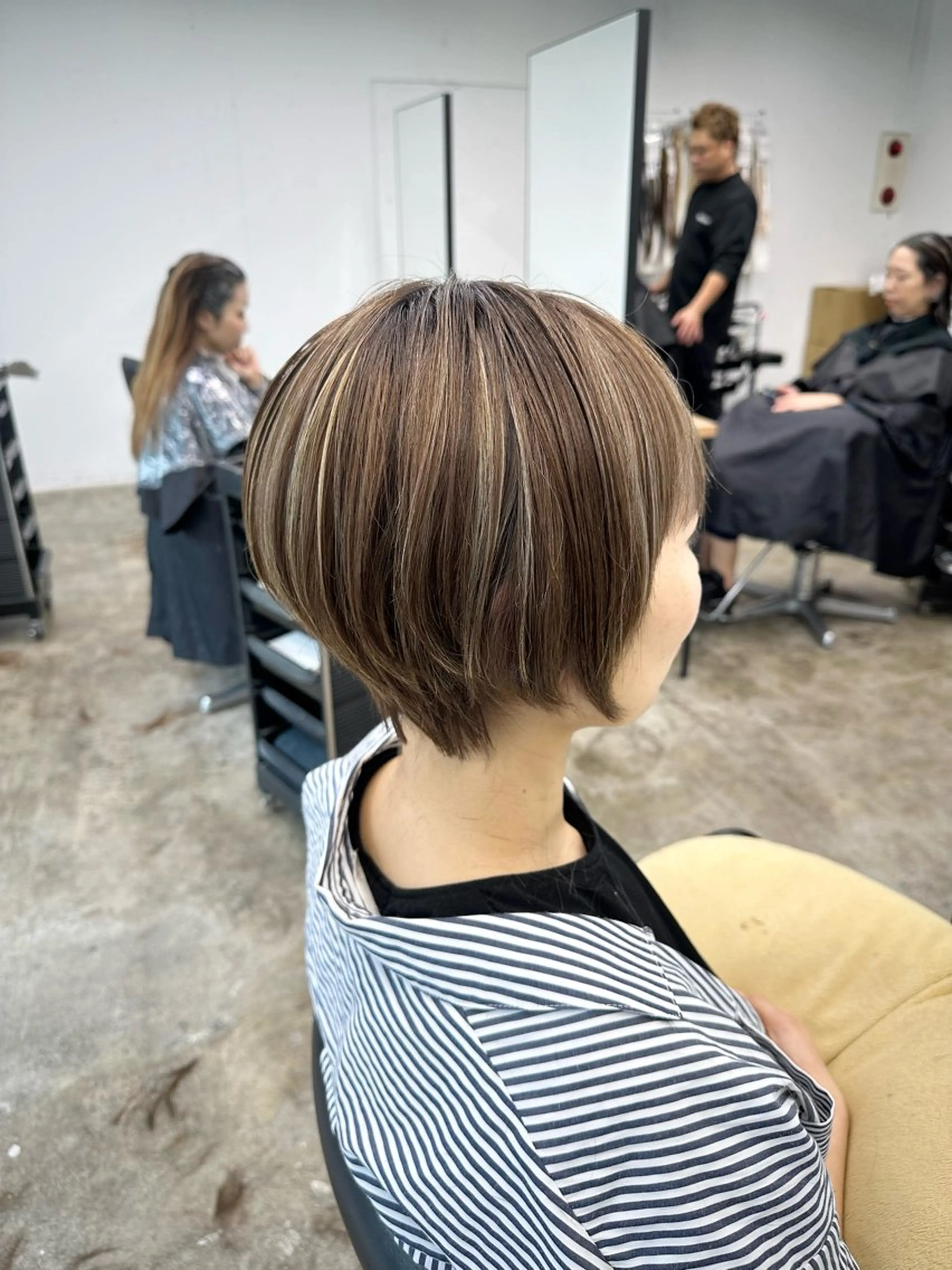 ショート カラー おのだ あやなのヘアスタイル