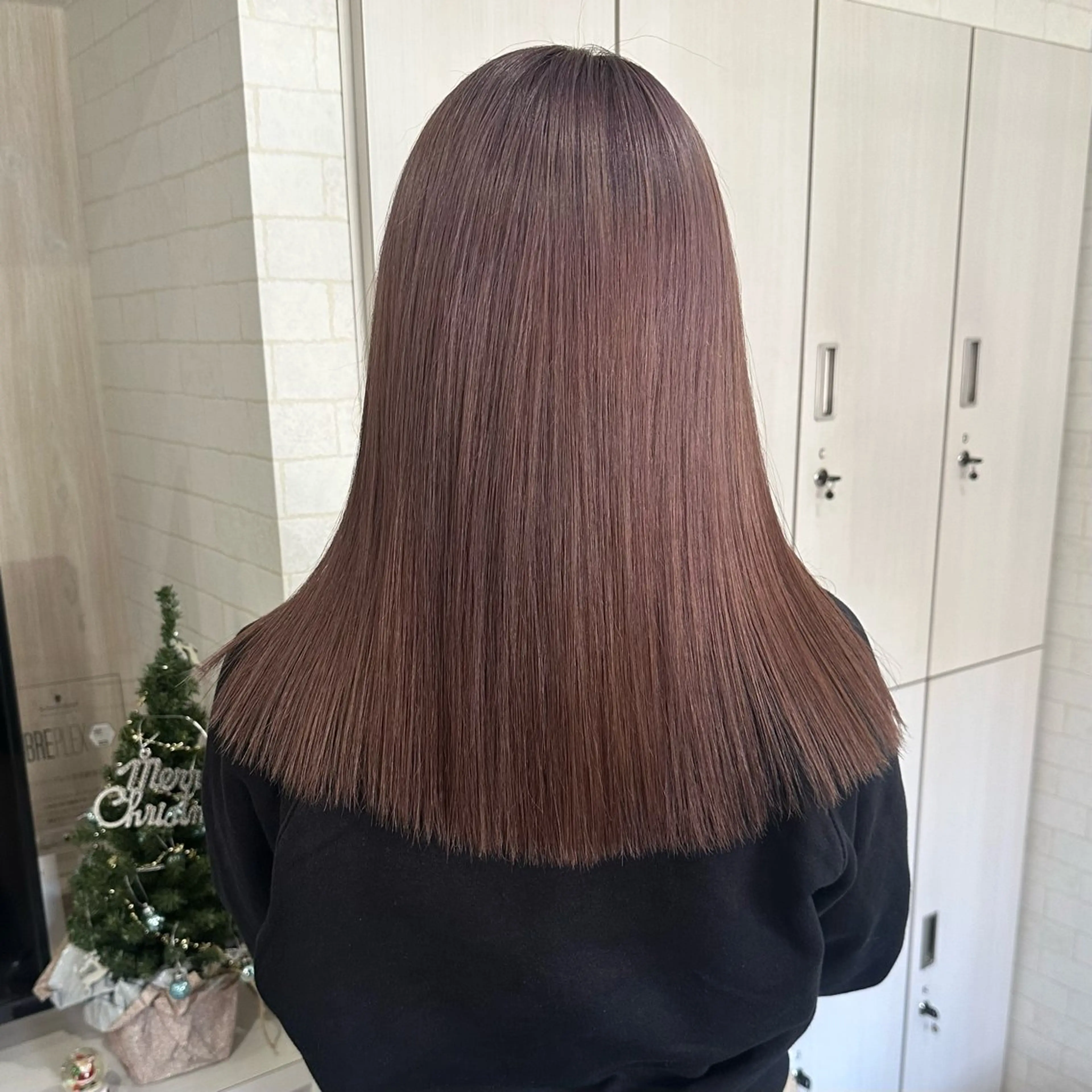 セミロング カラー ブリーチ CHEMIR所属・安田 萌菜のヘアスタイル