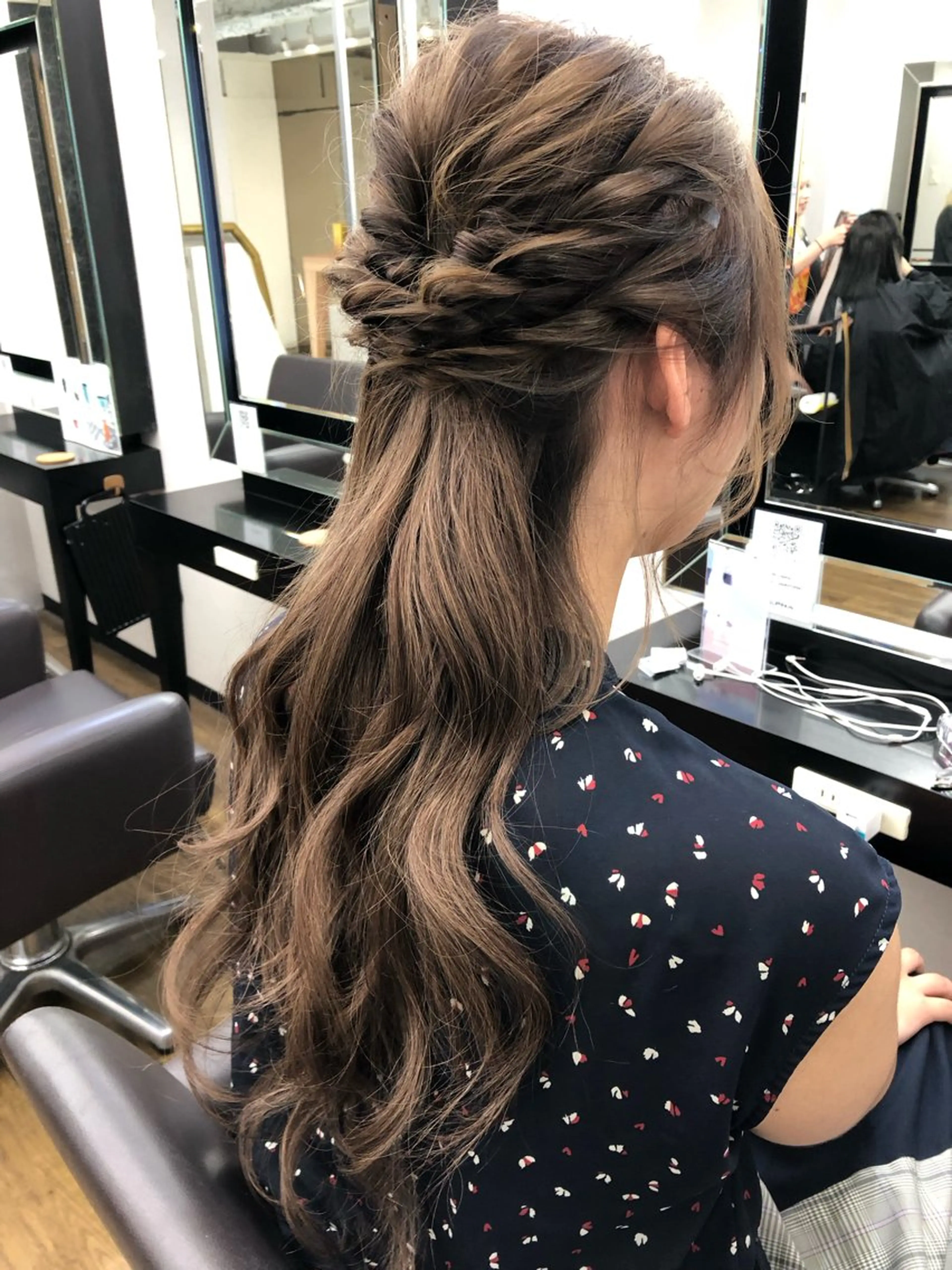 ロング カラー ヘアアレンジ シールエクステ バレイヤージュ ブリーチ ハイライトカラー ハイトーンカラー alpha. カラーエクステ下妻のヘアスタイル