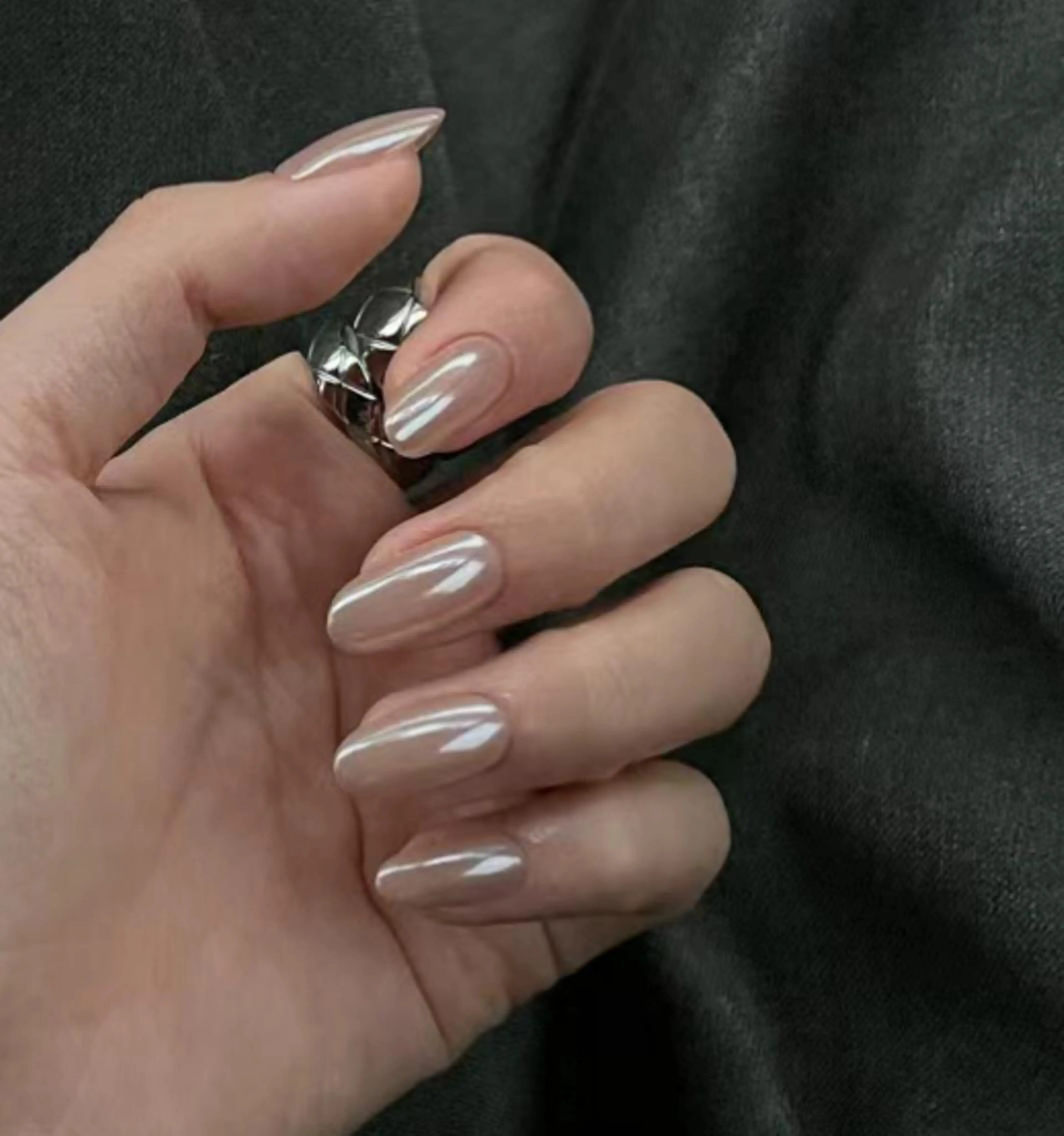 ネイル RAFFINE 月🦋🩵のネイルデザイン