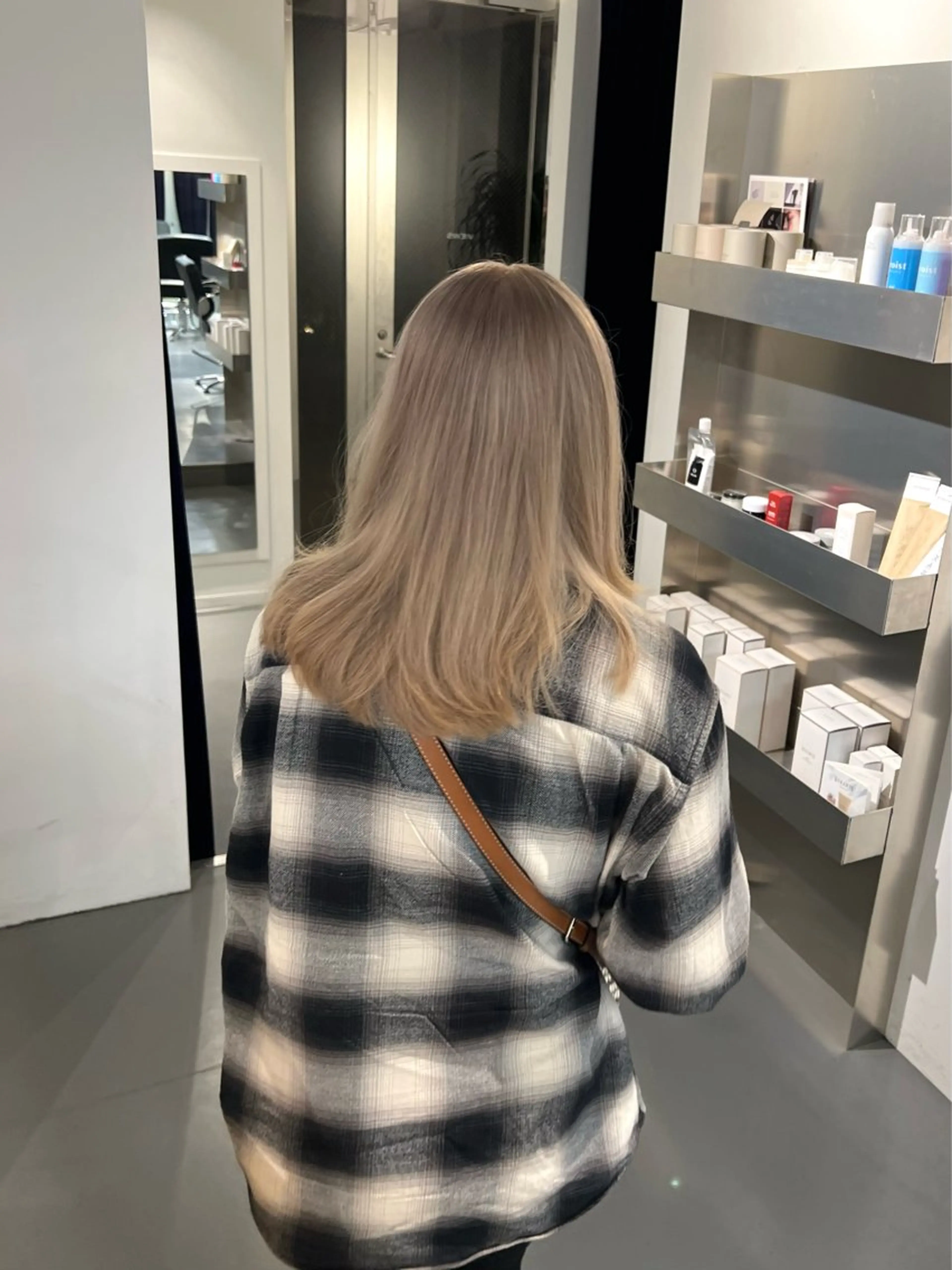 ミディアム カラー ベージュカラー カット ヘアカラー トリートメント sakoda shunkiのヘアスタイル