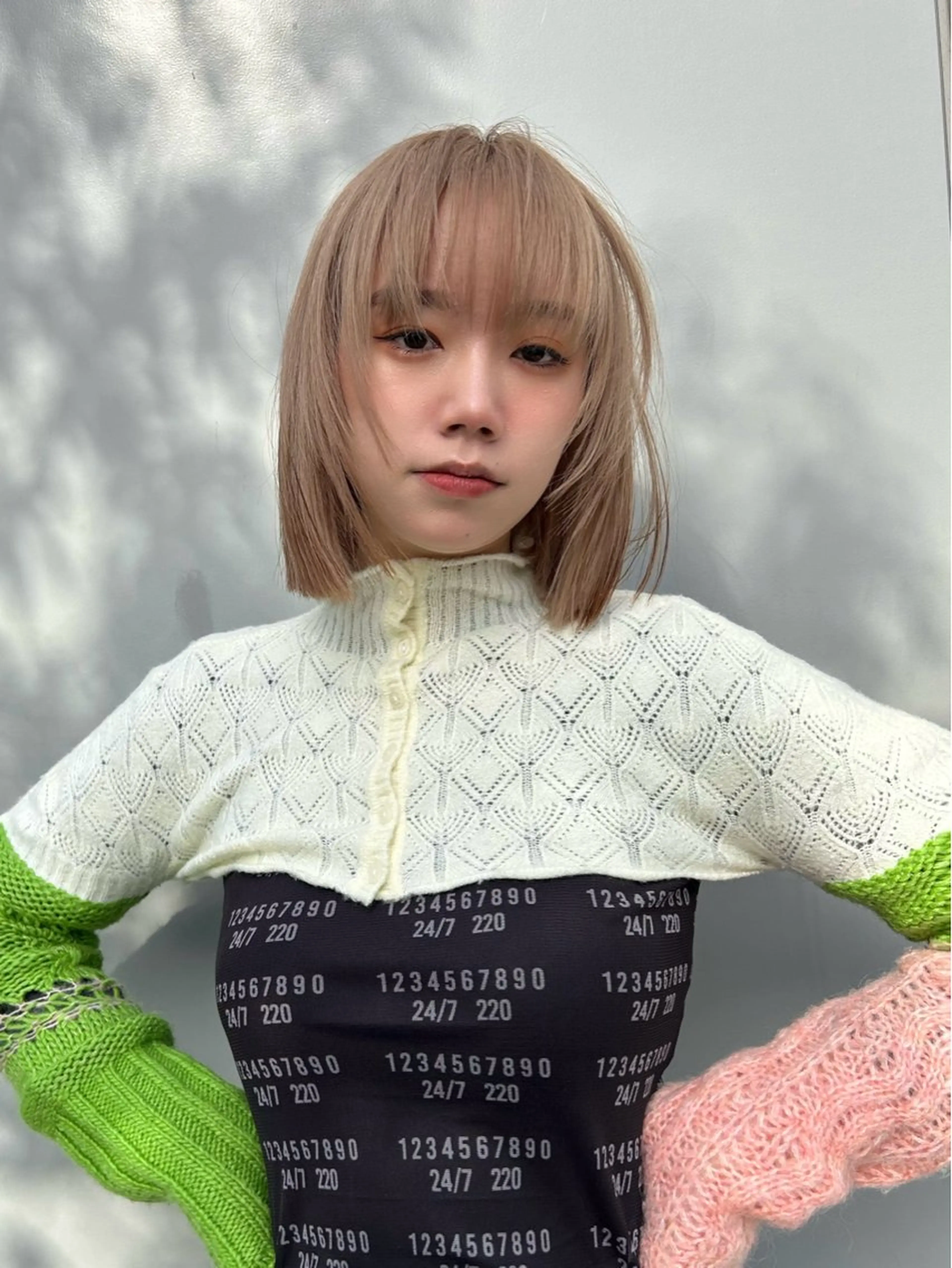 セミロング カラー アッシュ アッシュブラウン ブリーチ ブラウンカラー ケアブリーチ レイヤー専門家 ダブルカラー修のヘアスタイル