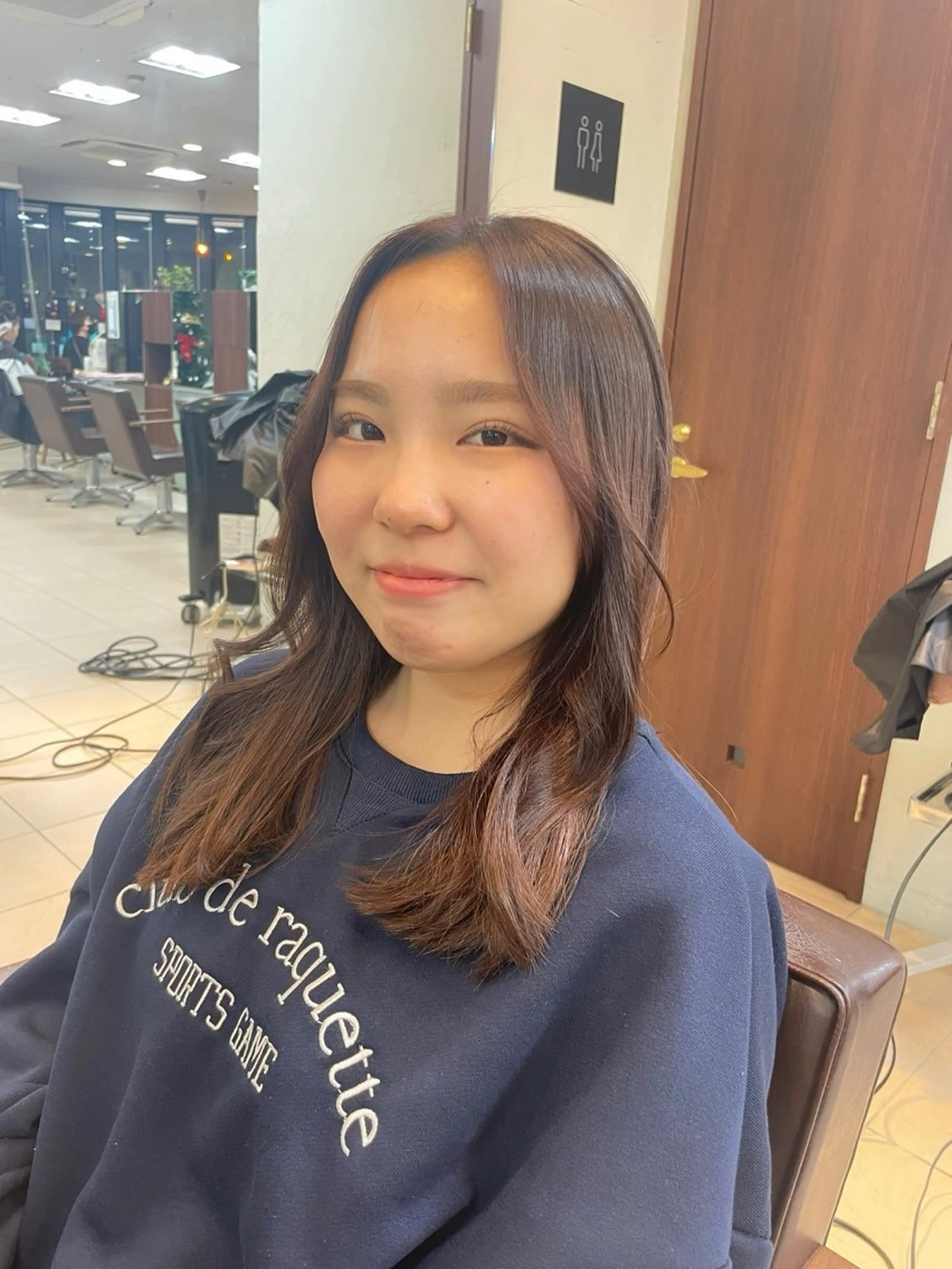 セミロング カラー レイヤーカット ハイトーン×デザイン 🪽🫧HIKARIのヘアスタイル