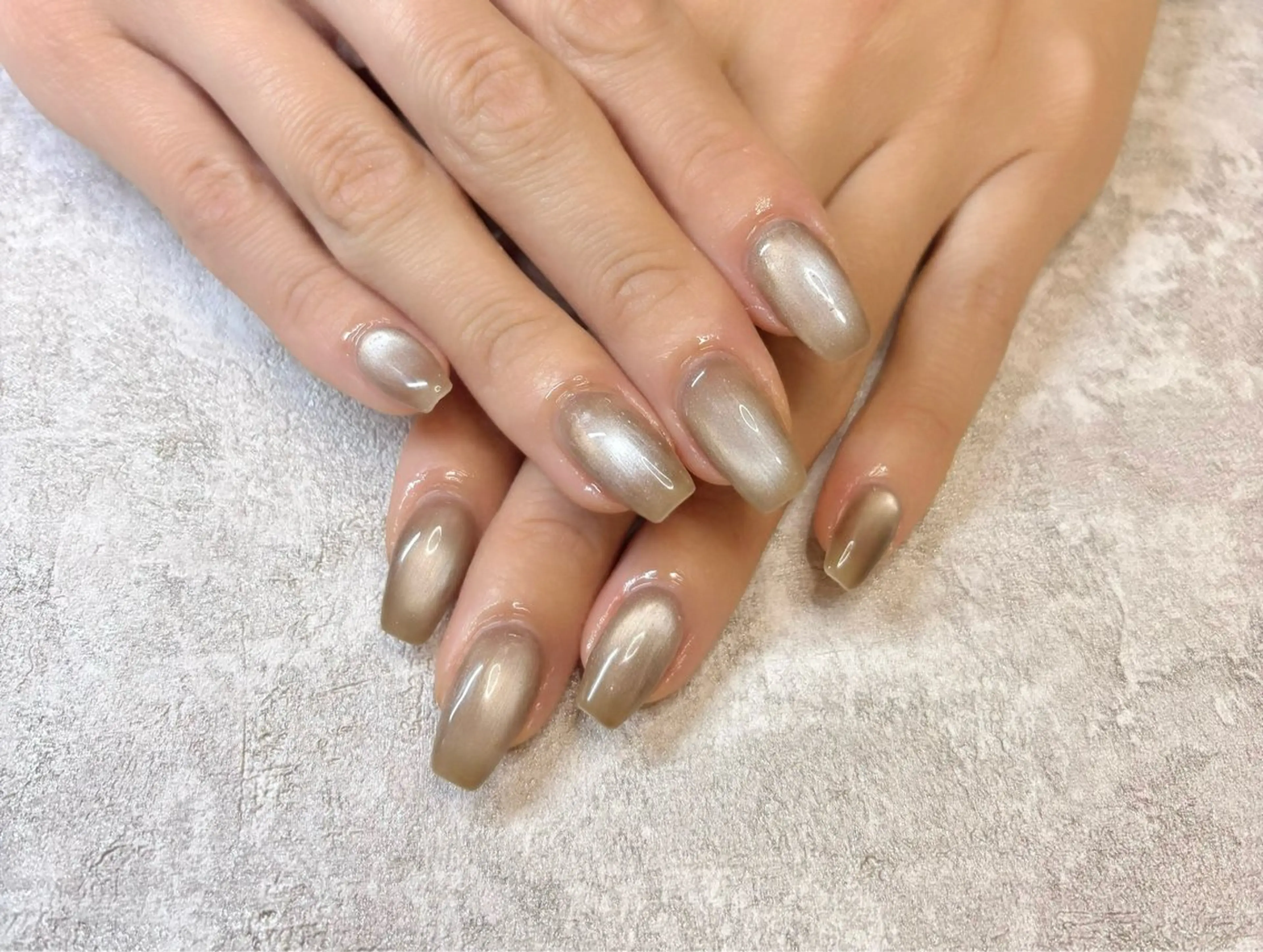 ネイル マグネットネイル Lowé所属・Lowé みるくのネイルデザイン