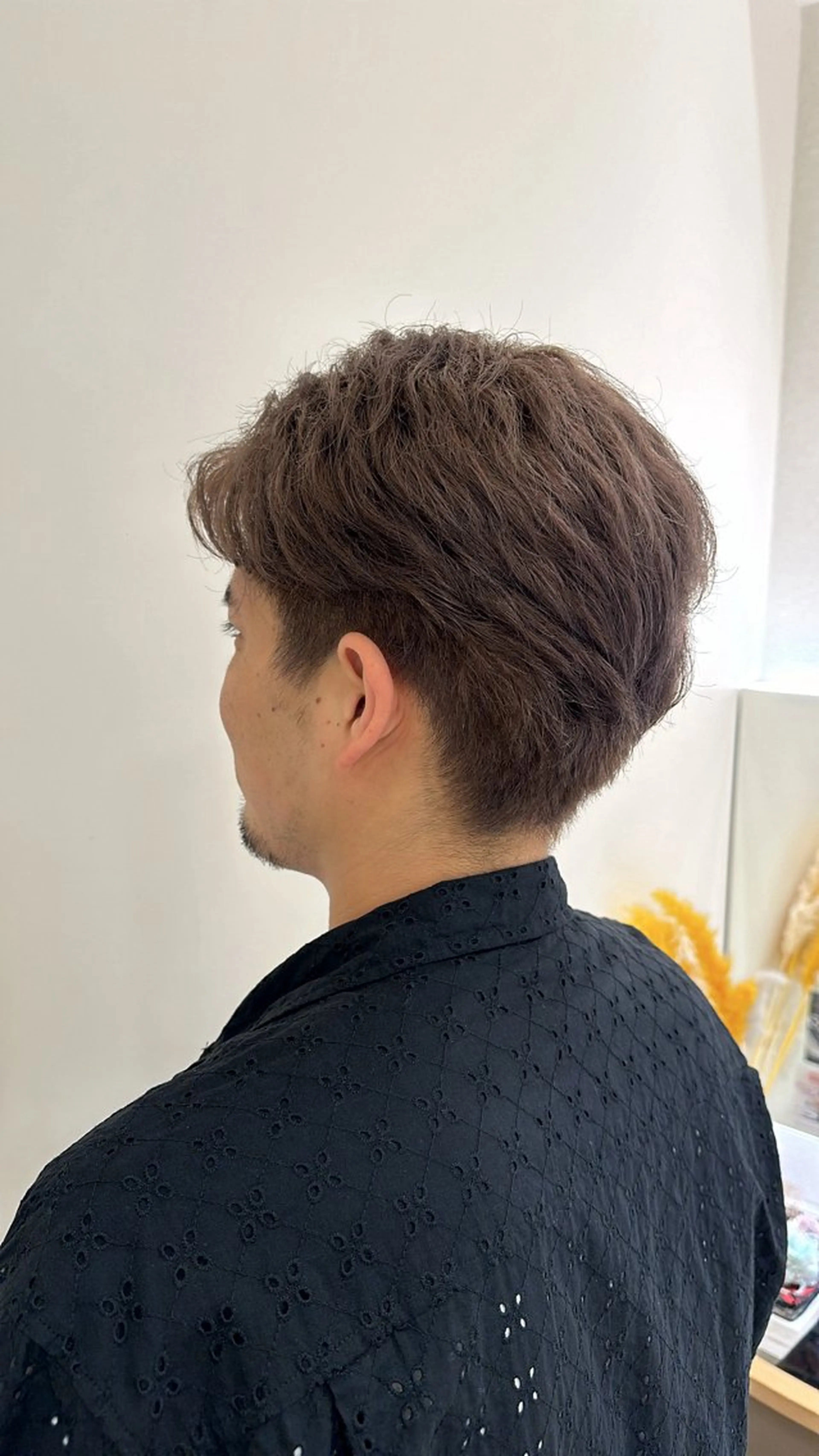 カラー メンズ タイトボブ個性派カラ ーAKANEのヘアスタイル