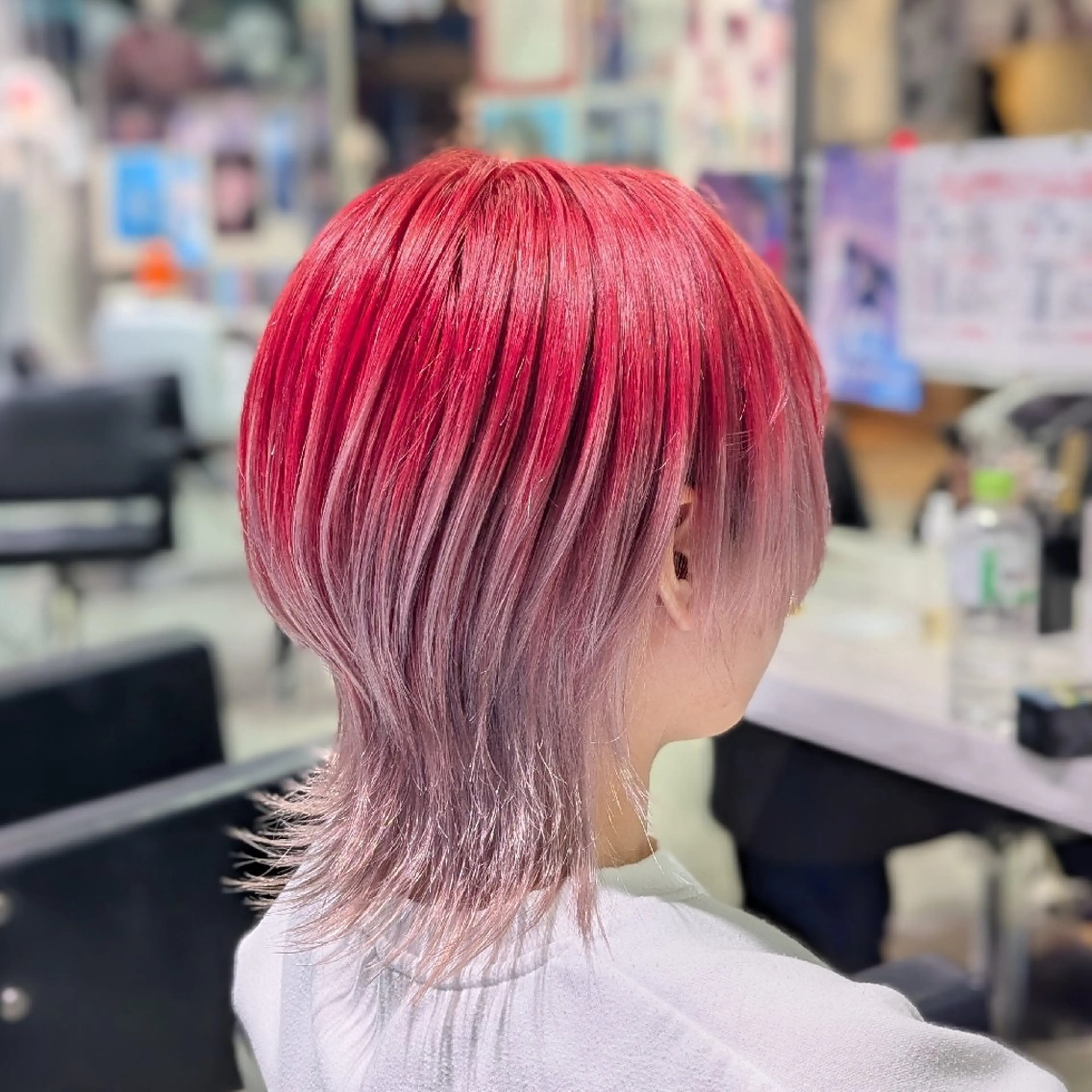 カラー ミディアム ブリーチ ケアブリーチ デザインカラー ハイトーンカラー レッドカラー カット ヘアカラー 推しカラー🦉にじさ んじカラー🌈🕒✨のヘアスタイル