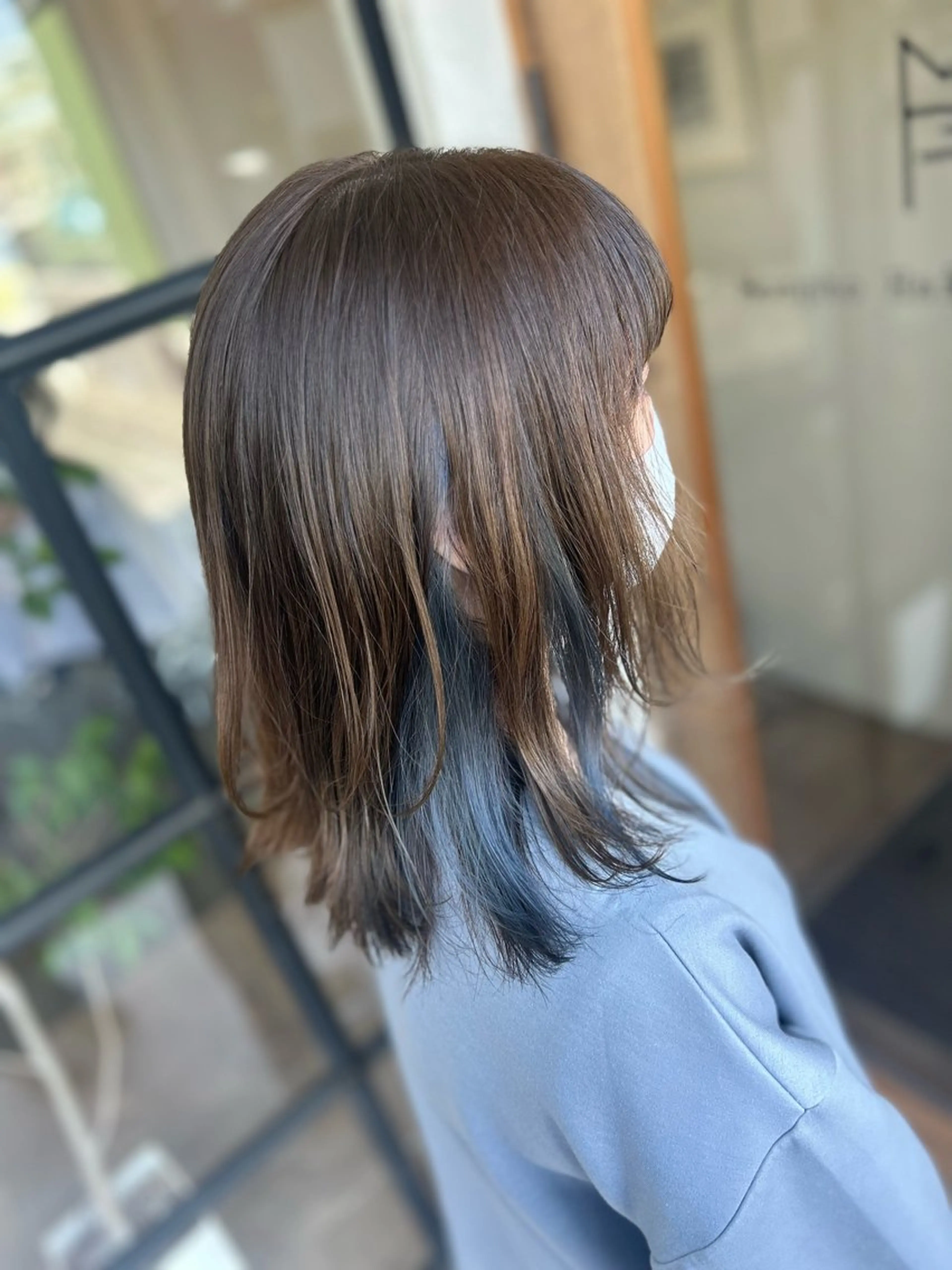 ミディアム カラー アッシュ ブリーチ ブルーカラー ブルーアッシュ カット ヘアカラー Morpho Hair Product所属・井上 花音のヘアスタイル