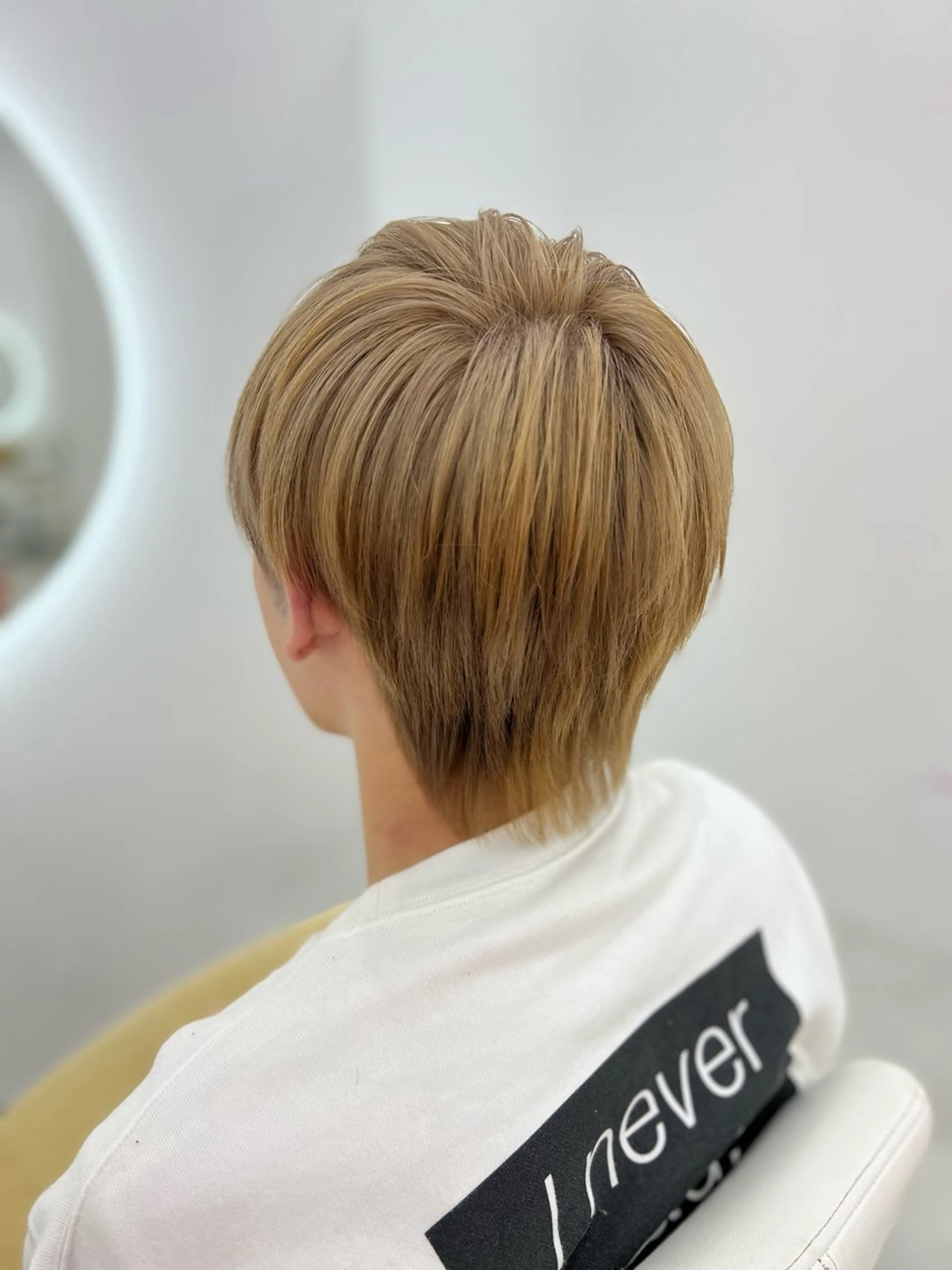 カラー メンズ 吉田 悠乃のヘアスタイル