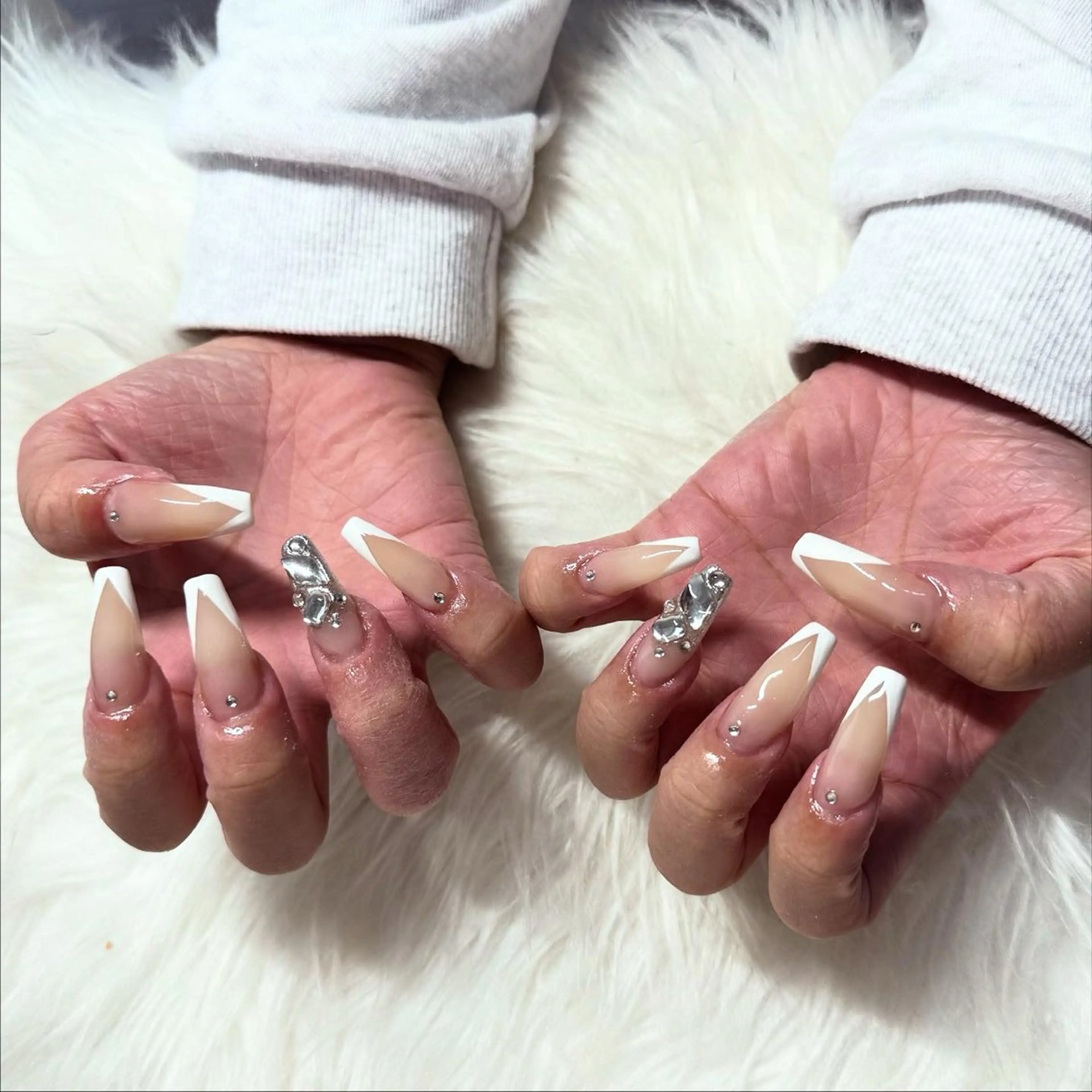 ロング ハンドネイル mao .のネイルデザイン