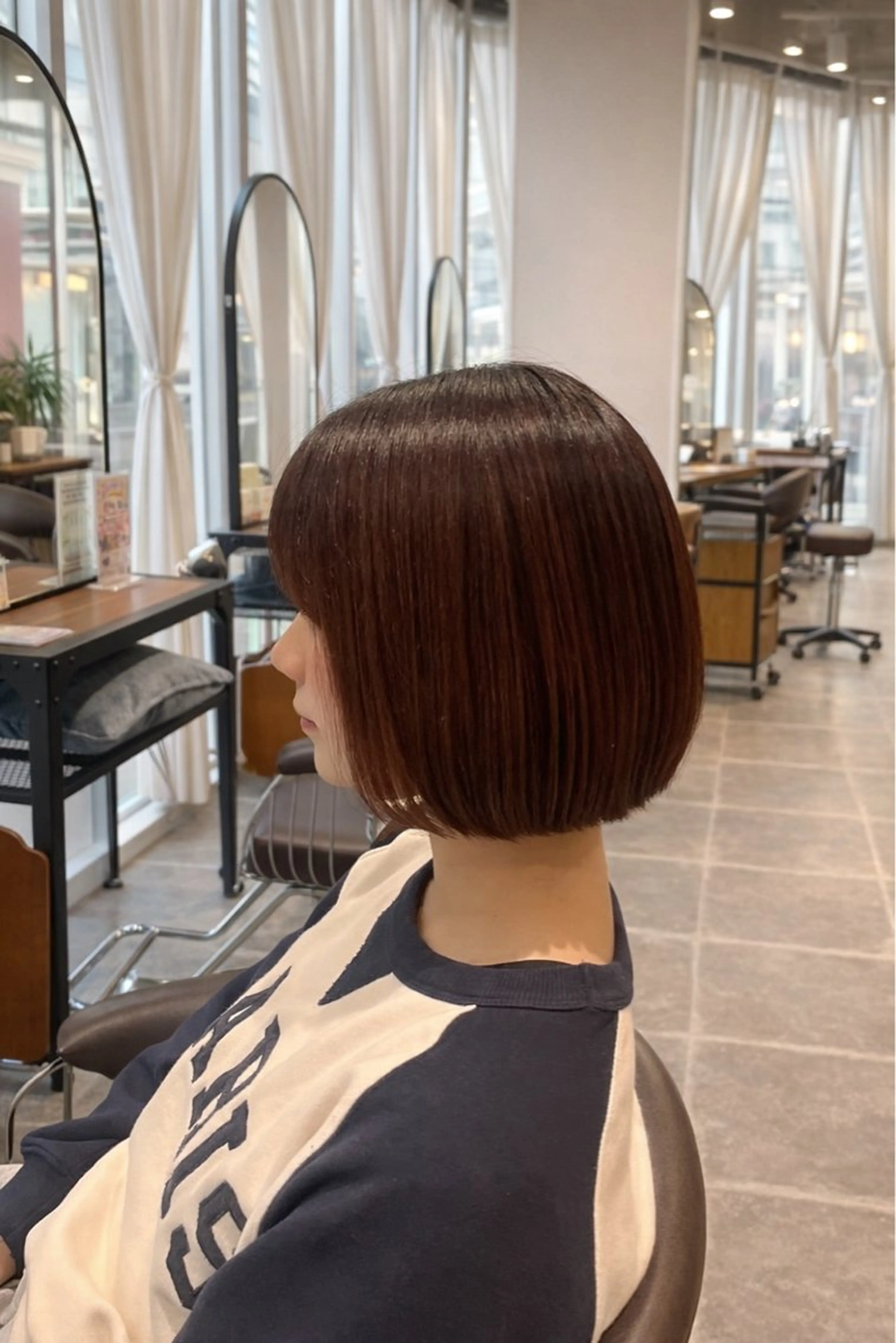 ミディアム labless MOEのヘアスタイル